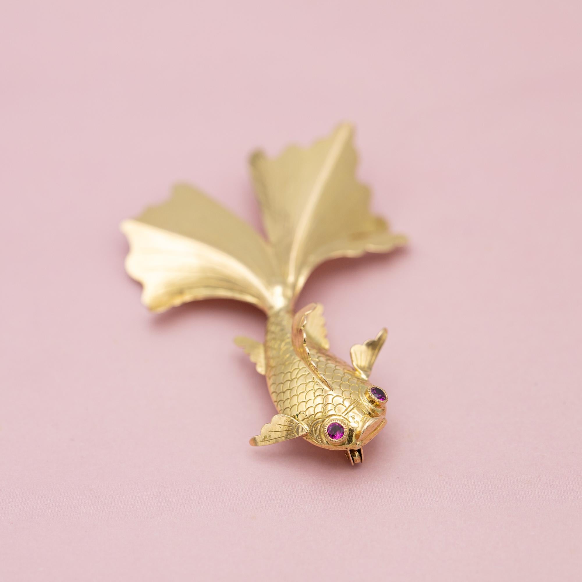 18 karat Fish Brooch - solid yellow gold animal - Elegant swimming fish pin 5