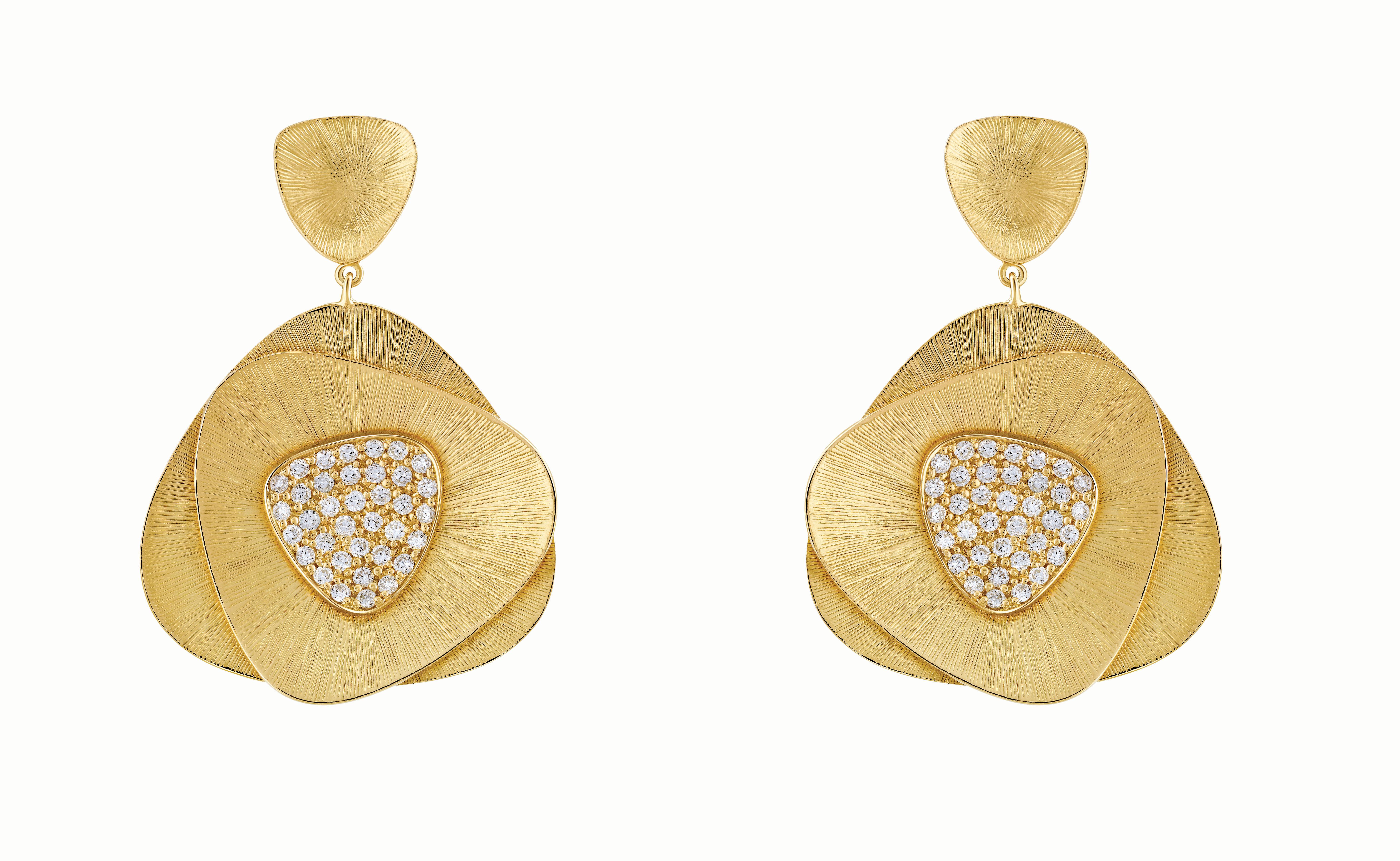 Contemporary 18 Karat Flora Yellow Gold Earring With Vs-Gh Diamonds For Sale