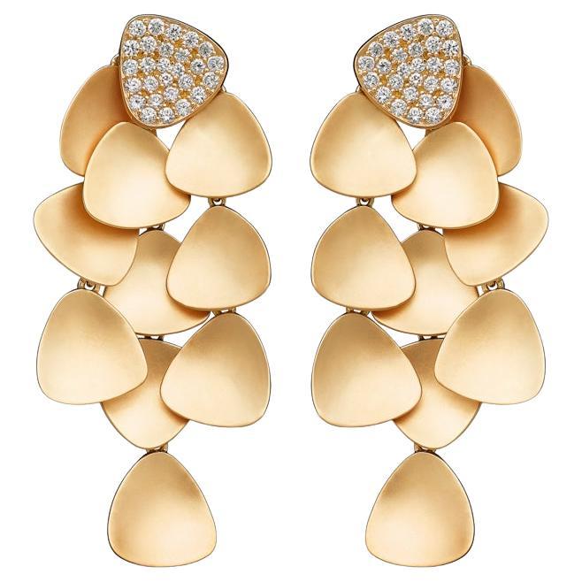 18 Karat Flora Yellow Gold Earring With Vs-Gh Diamonds For Sale