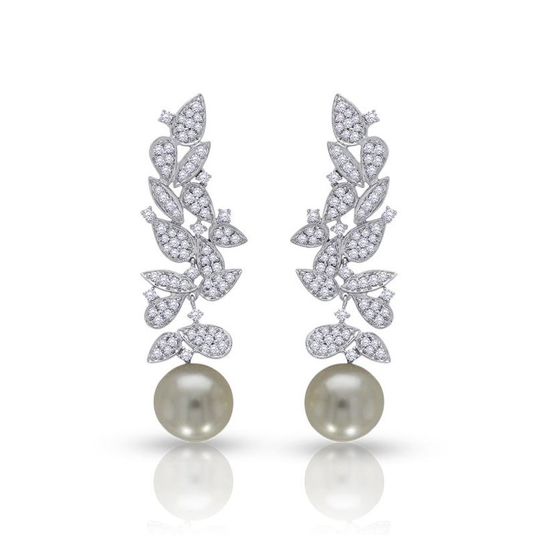 18 Karat Gala White Gold Earring with Vs-Gh Diamonds and White Pearl ...