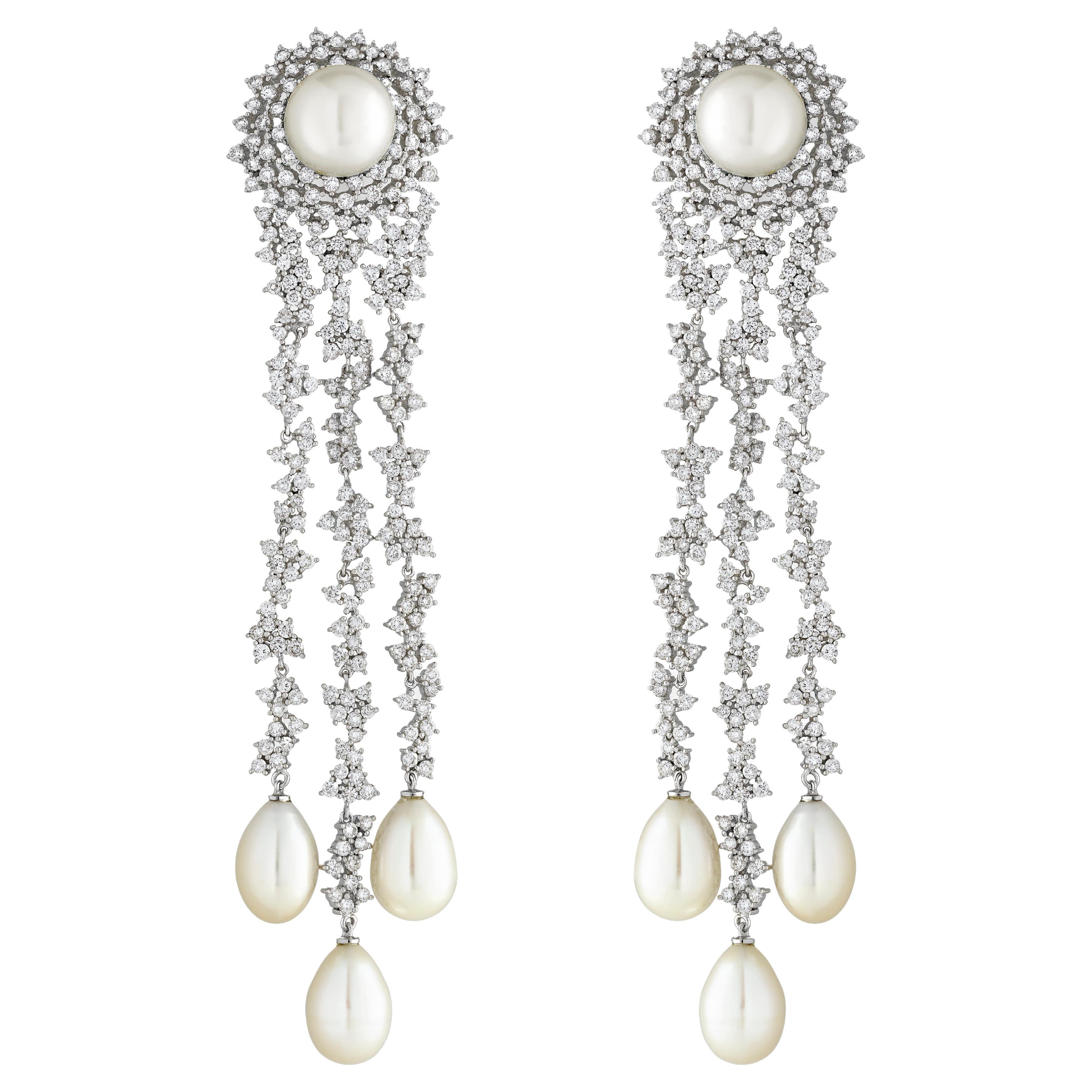 18 Karat Gala White Gold Earring with Vs Gh Diamonds and White Pearl For Sale