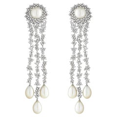 18 Karat Gala White Gold Earring with Vs Gh Diamonds and White Pearl