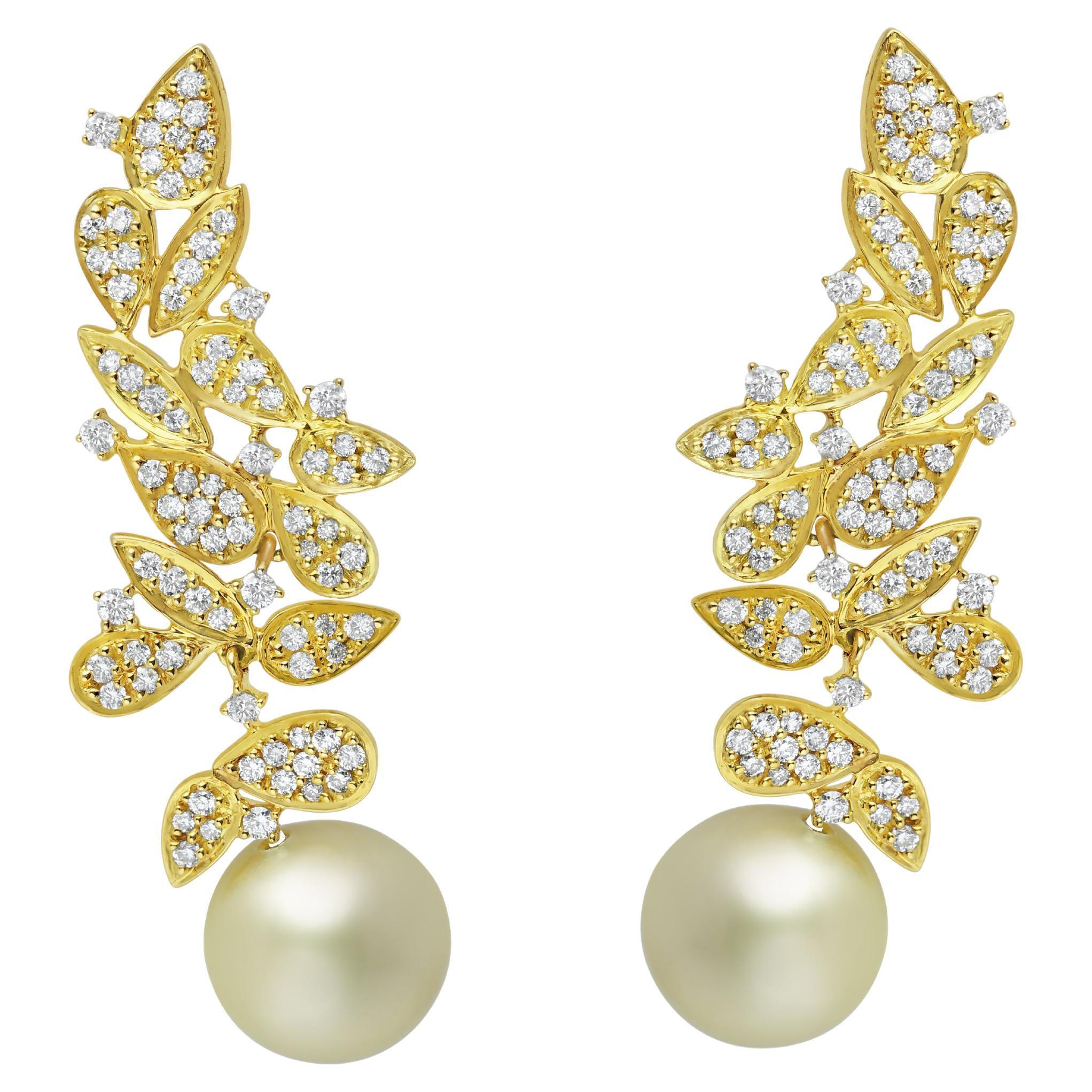 18 Karat Gala Yellow Gold Earring with Vs-Gh Diamonds and Golden Color Pearl