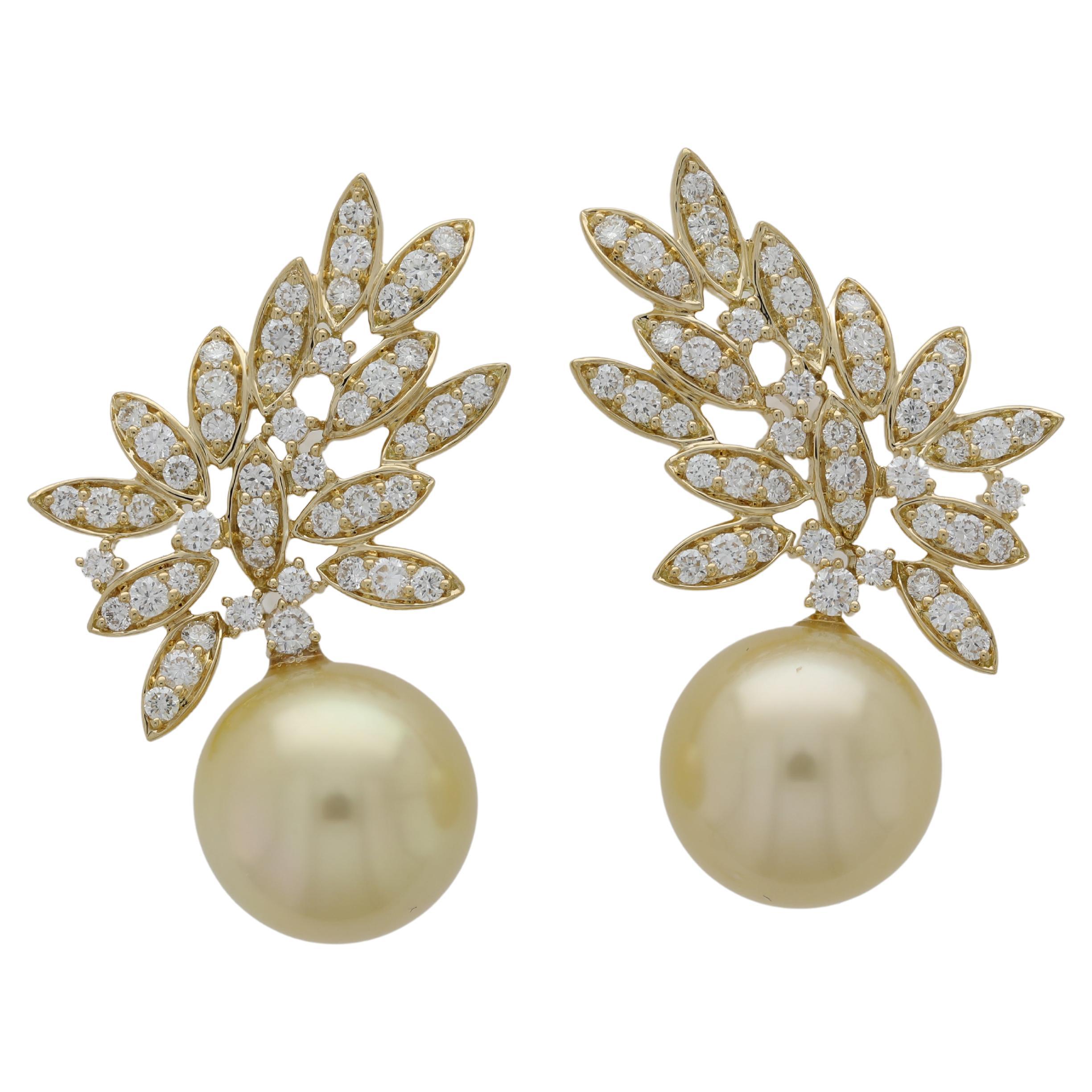 18 Karat Gala Yellow Gold Earring With Vs-Gh Diamonds And Golden Colour Pearl