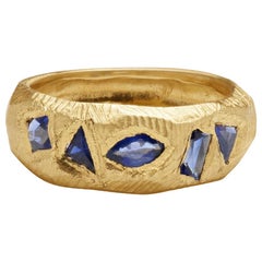18 Karat Geometric Blue Sapphire Ring