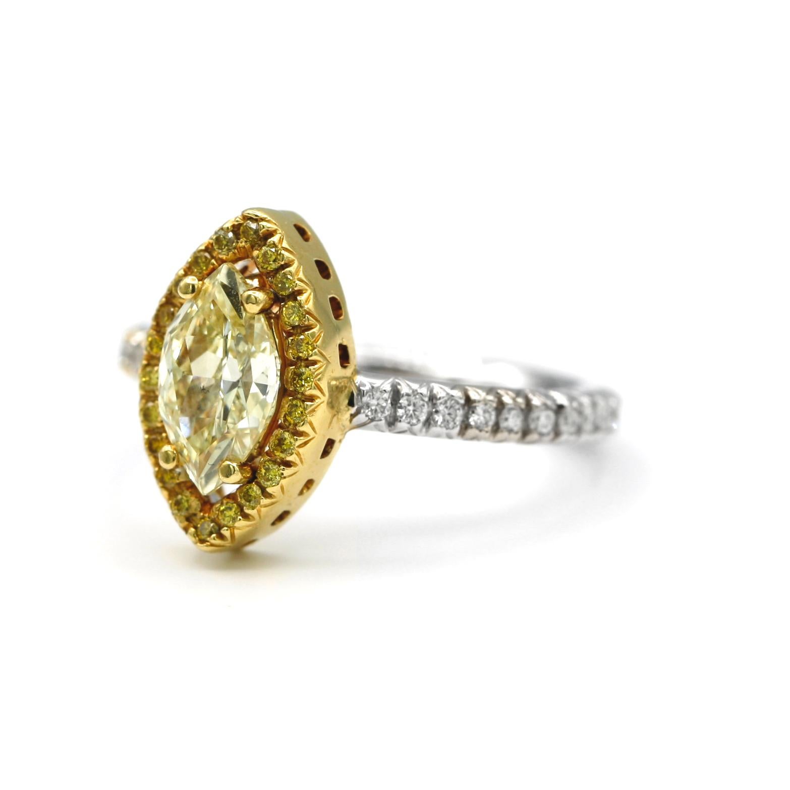 18 Karat GIA Certified Yellow Diamond Ring für Damen oder Herren im Angebot