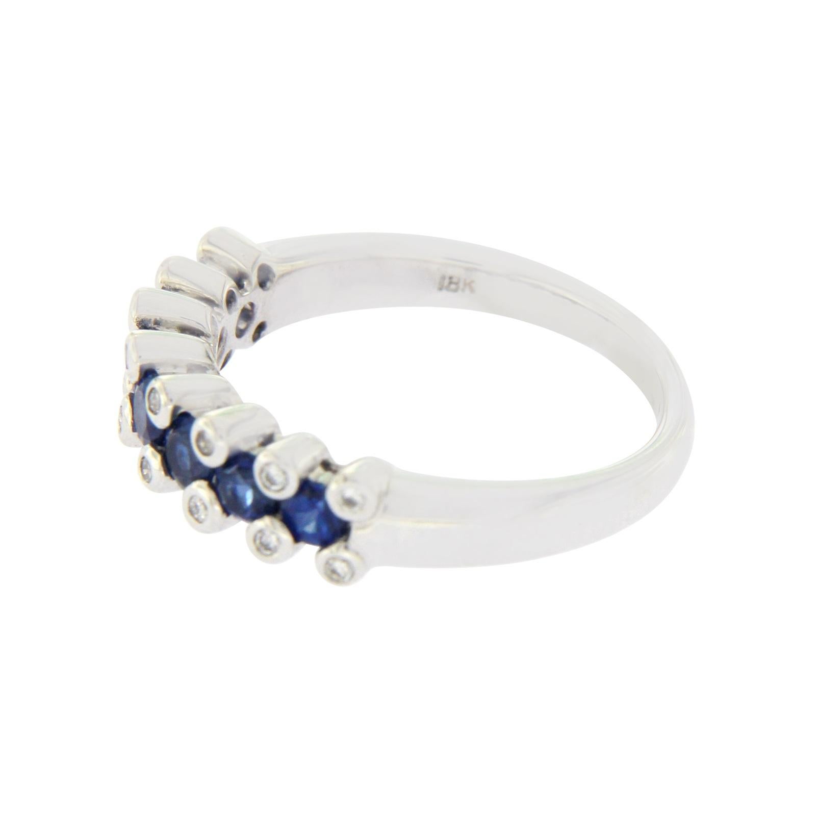 Women's 18 Karat Gold 0.16 Carat Diamonds and 0.86 Carat Blue Sapphire Wedding Band Ring For Sale
