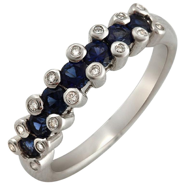 18 Karat Gold 0.16 Carat Diamonds and 0.86 Carat Blue Sapphire Wedding Band Ring For Sale