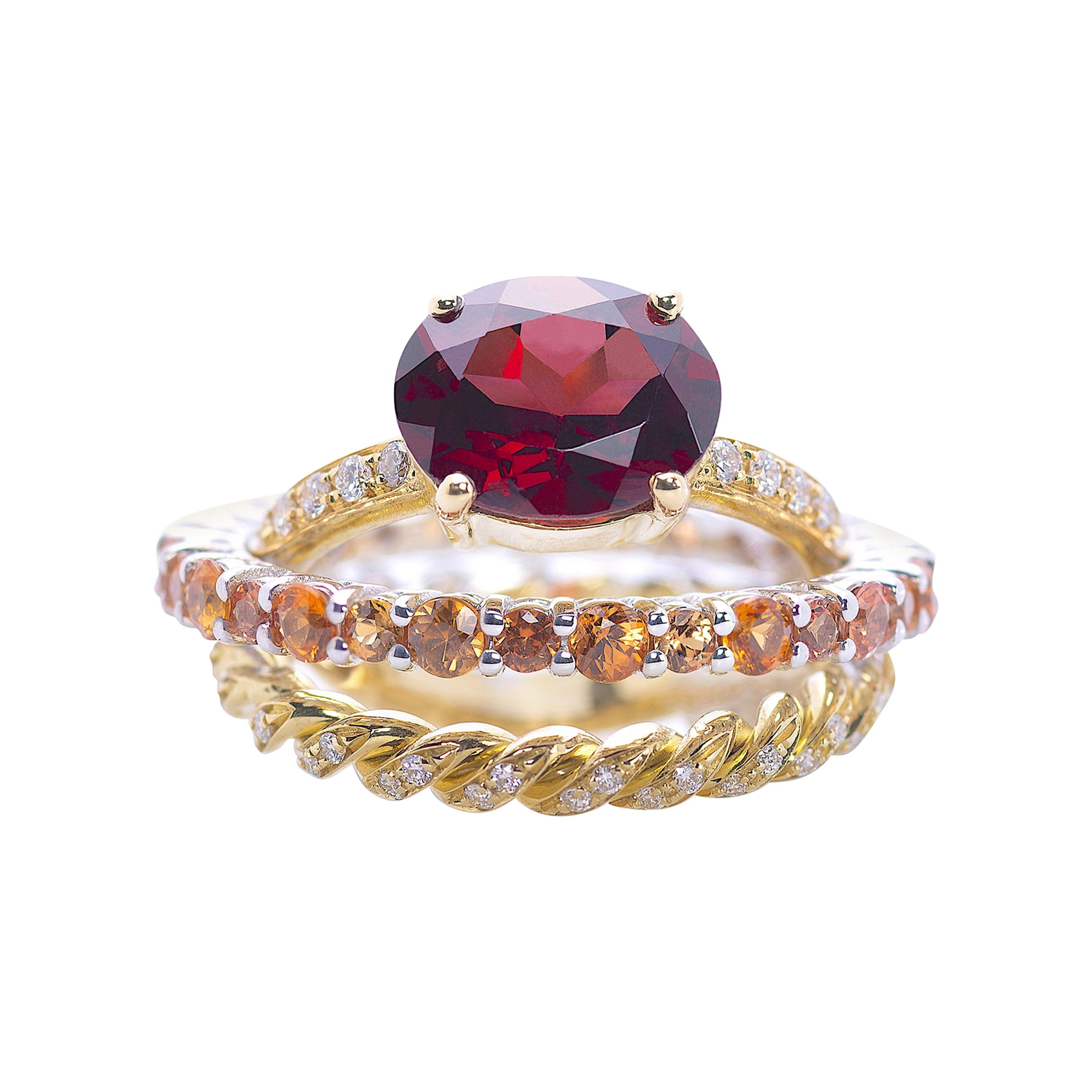 18 Karat Gold 0.23 Karat Diamonds 3 Karat Tangerine Sapphires Garnet Ring For Sale