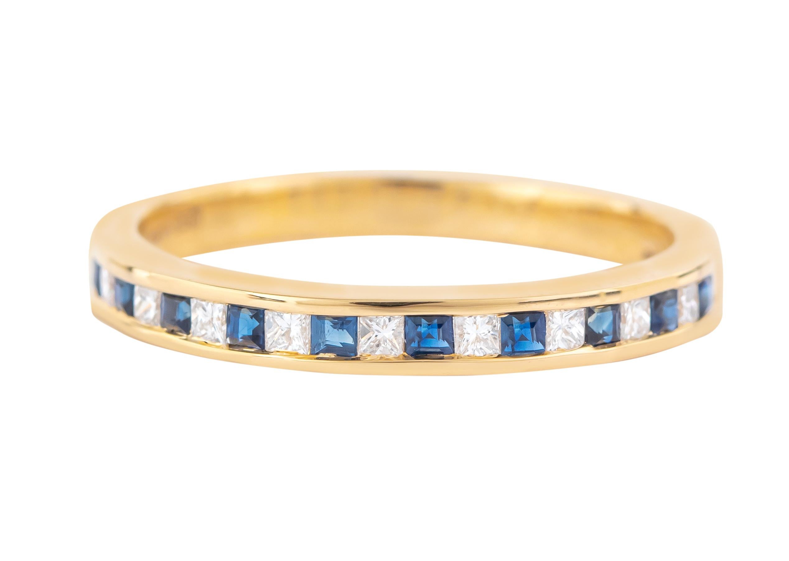 18 Karat Gold 0.45 Carat Diamond and Sapphire Half Band Ring In New Condition For Sale In Jaipur, IN
