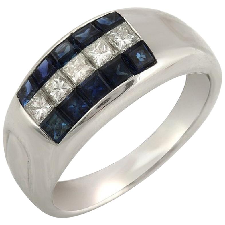 18 Karat Gold 0.52 Carat Diamonds and 1.04 Carat Blue Sapphire Wedding Band Ring For Sale