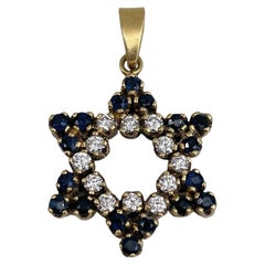 Pendentif étoile de David en or 18 carats avec saphir de 0,58 carat et diamant de 0,28 carat