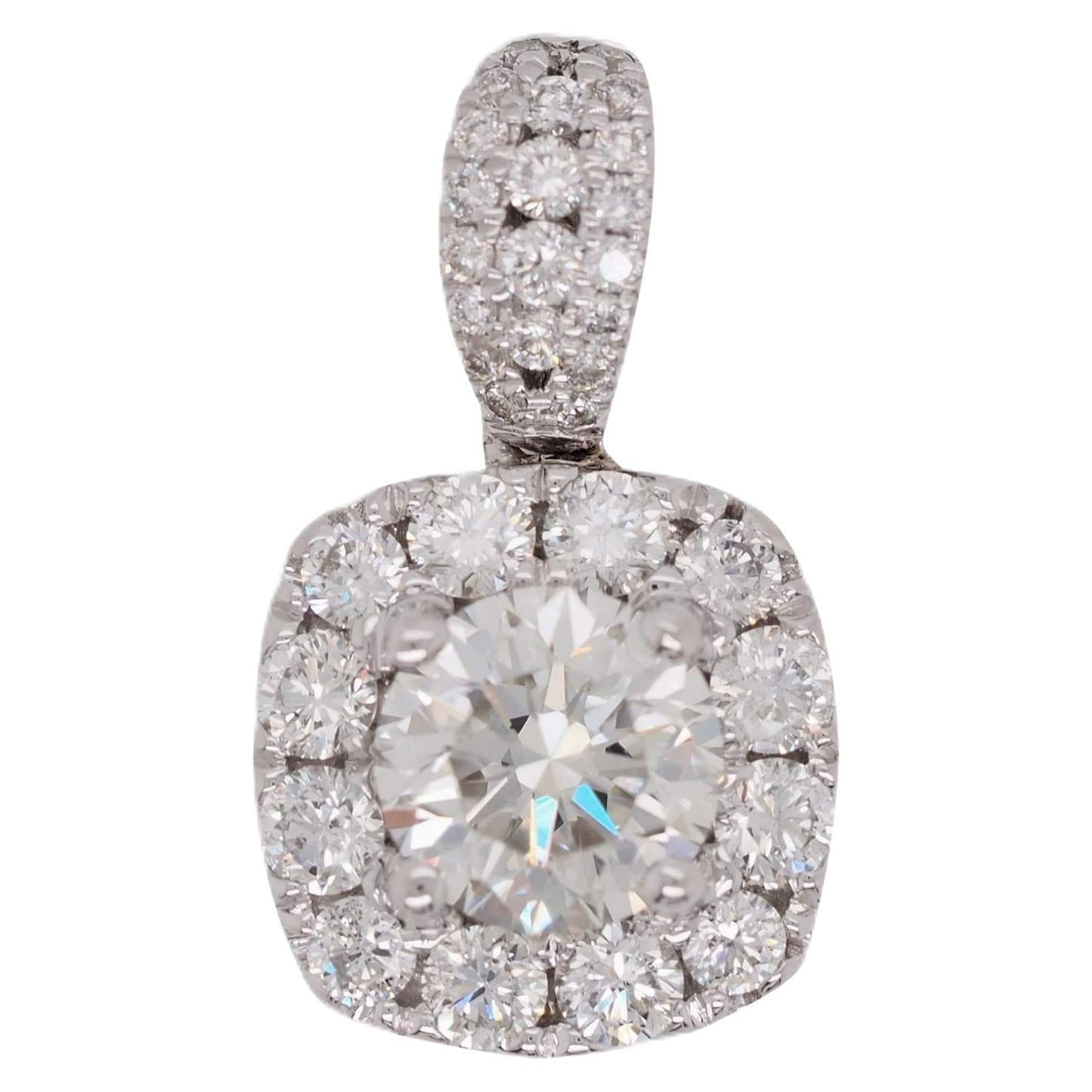 Colgante de oro de 18 quilates con halo de diamantes redondos talla brillante de 0,81 quilates
