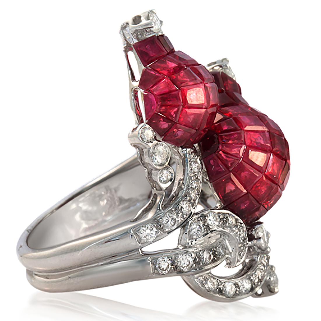 Bague tulipe en or 18 carats, diamants de 0,92 carat et rubis invisible de 11,58 carats Neuf - En vente à Los Angeles, CA