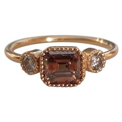 18 Karat Gold 0.97 Carat Brown Diamond Ring 2 White Brilliant Cut Solitaire