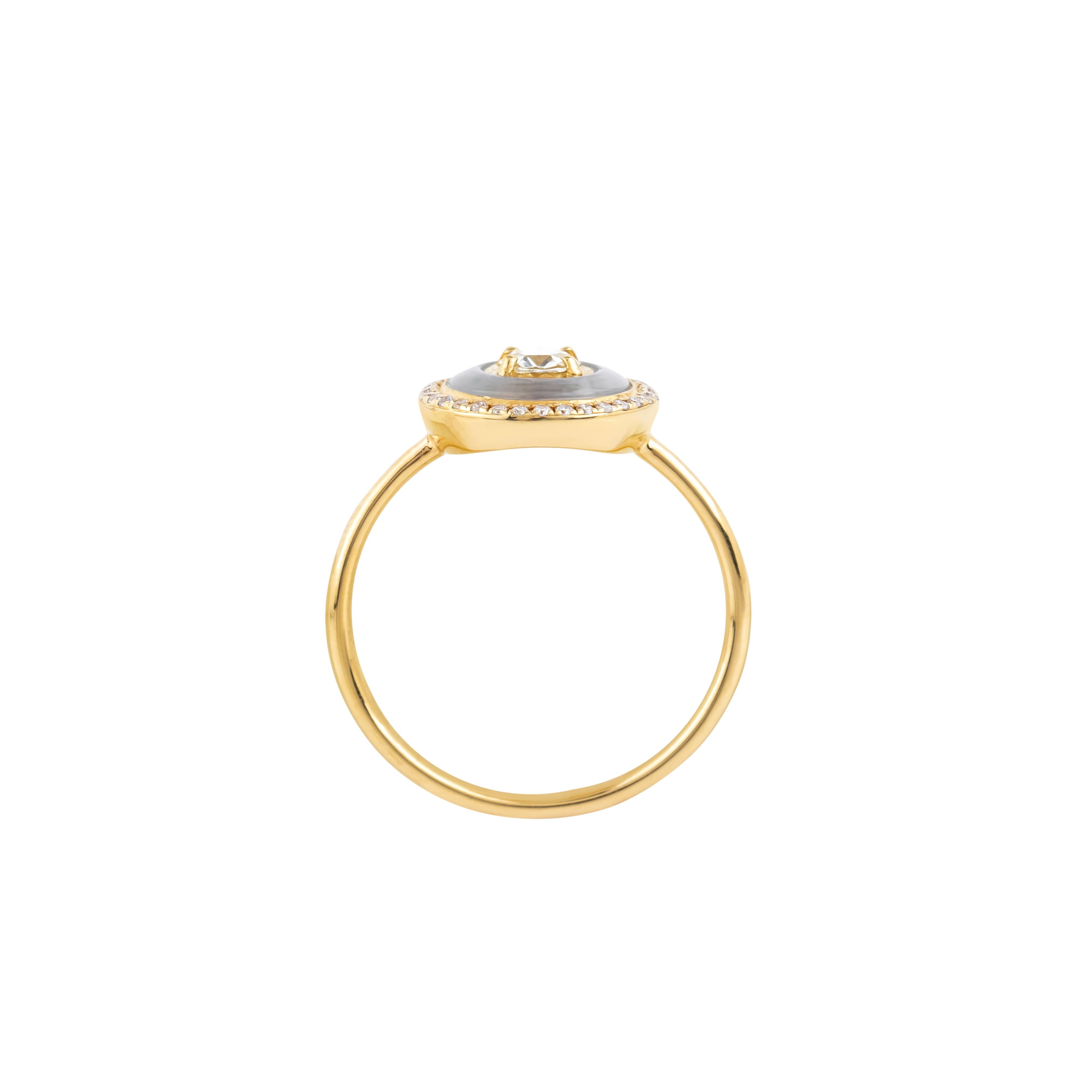 18 Karat Gold 0.97 Carat Diamond and Chalcedony Cocktail Ring In New Condition For Sale In Jaipur, IN