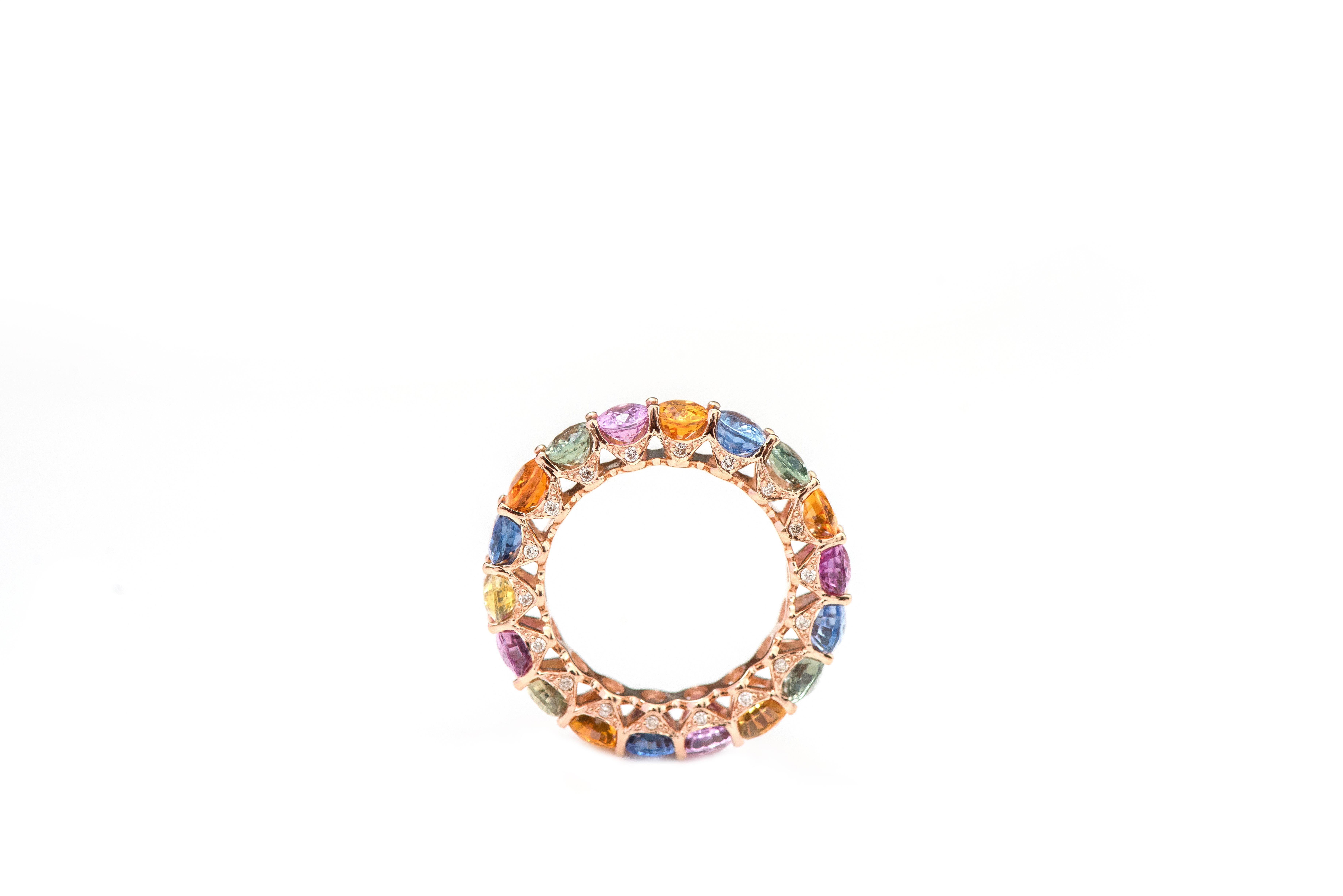 18 Karat Gold 10.47 Carat Oval-Cut Multi-Sapphire and Diamond Eternity Band Ring For Sale 7