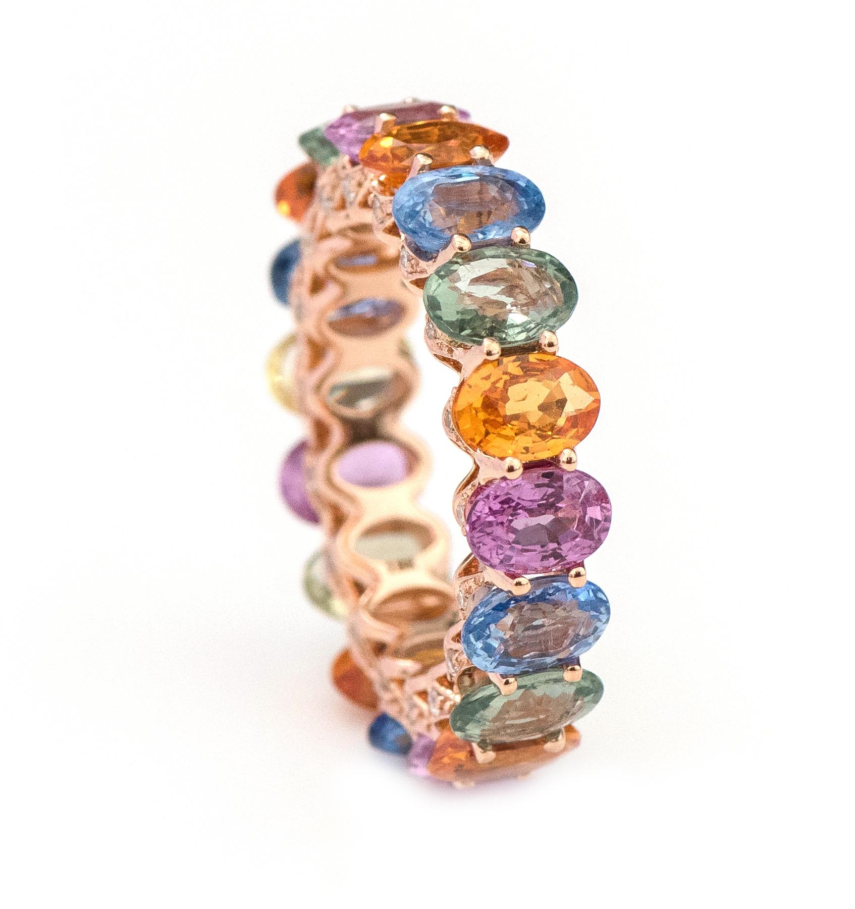 18 Karat Gold 10.47 Carat Oval-Cut Multi-Sapphire and Diamond Eternity Band Ring For Sale 2