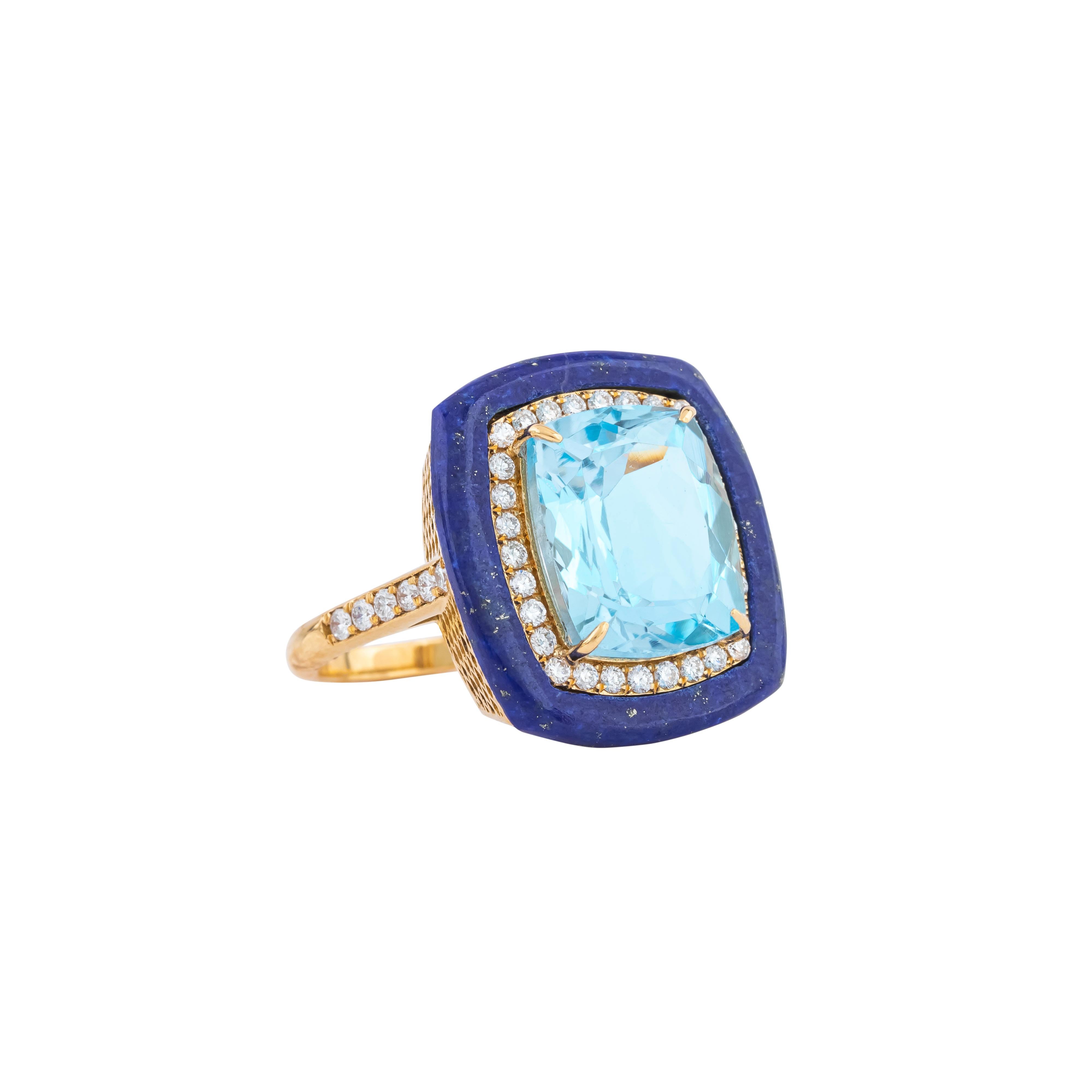 A fusion of luxury and elegance, the 18 Karat Gold Solitaire Ring features a breathtaking 10.5 carat diamond paired with mesmerizing lapis lazuli and blue topaz. The central diamond, renowned for its exceptional clarity and brilliance, draws the eye
