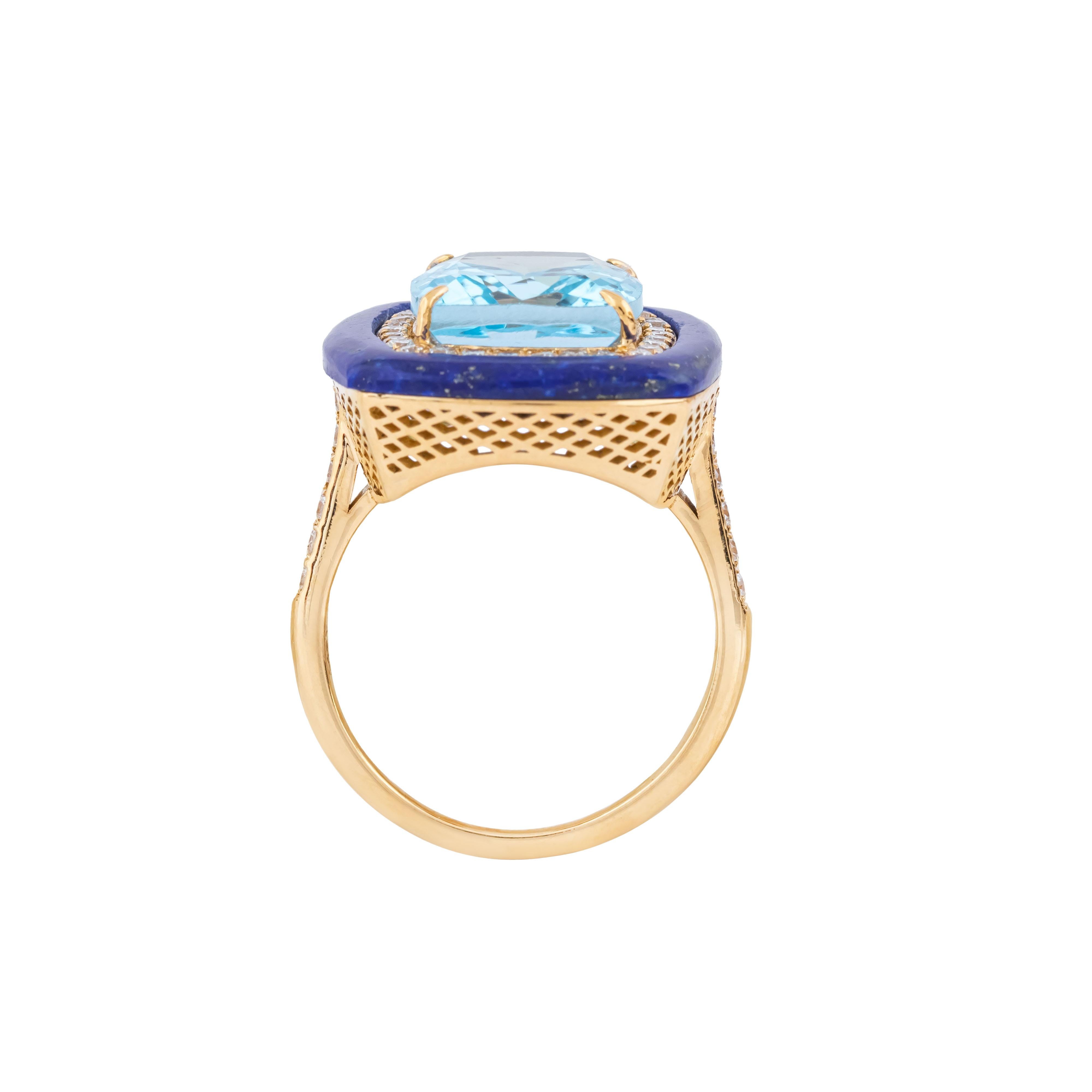 Brilliant Cut 18 Karat Gold 10.5 Carat Diamond, Lapis Lazuli and Blue Topaz Solitaire Ring For Sale