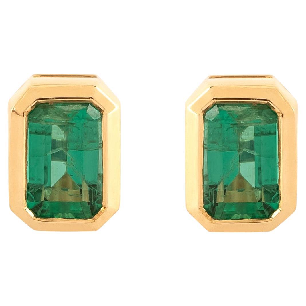 18 Karat Gold 1.05 Carat Emerald Cocktail Stud Earrings For Sale