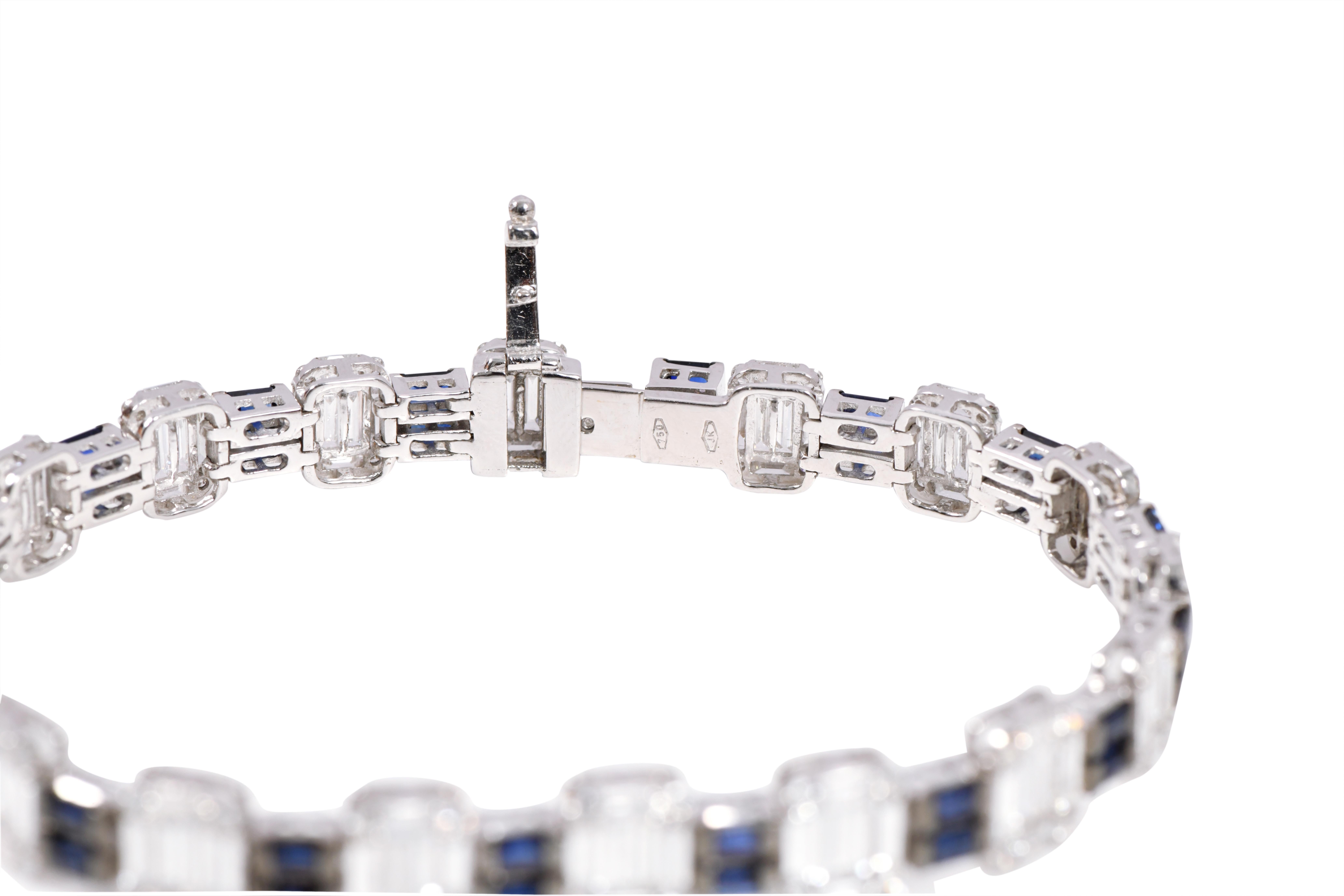 18 Karat Gold 10.59 Carat Sapphire and Diamond Tennis Bracelet In New Condition For Sale In Jaipur, IN