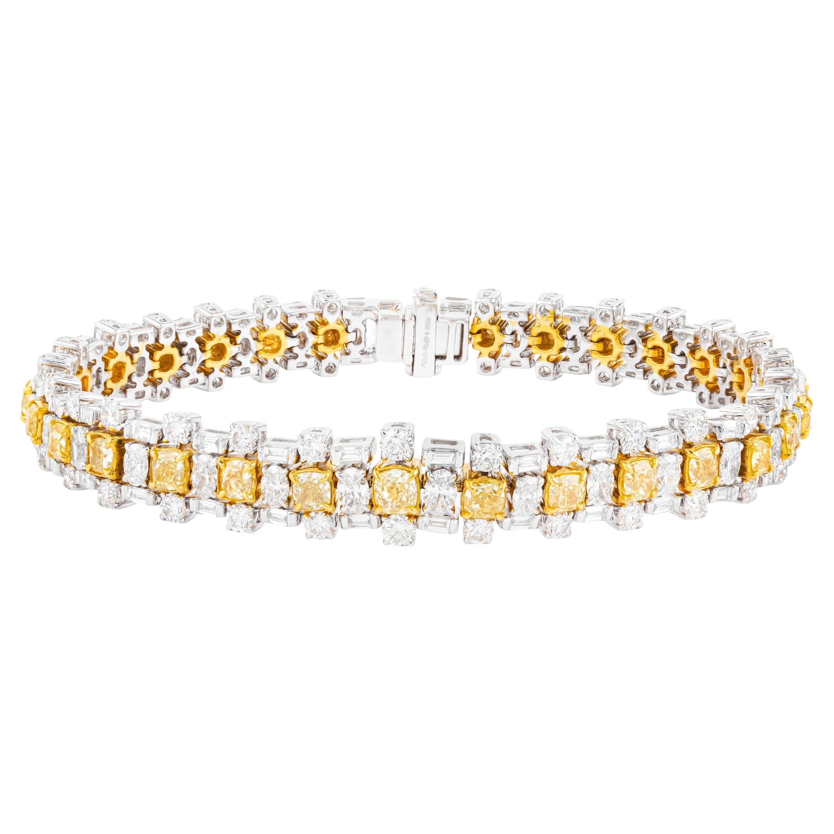 Bracelet tennis en or 18 carats avec diamants jaunes de 10,691 carats en vente