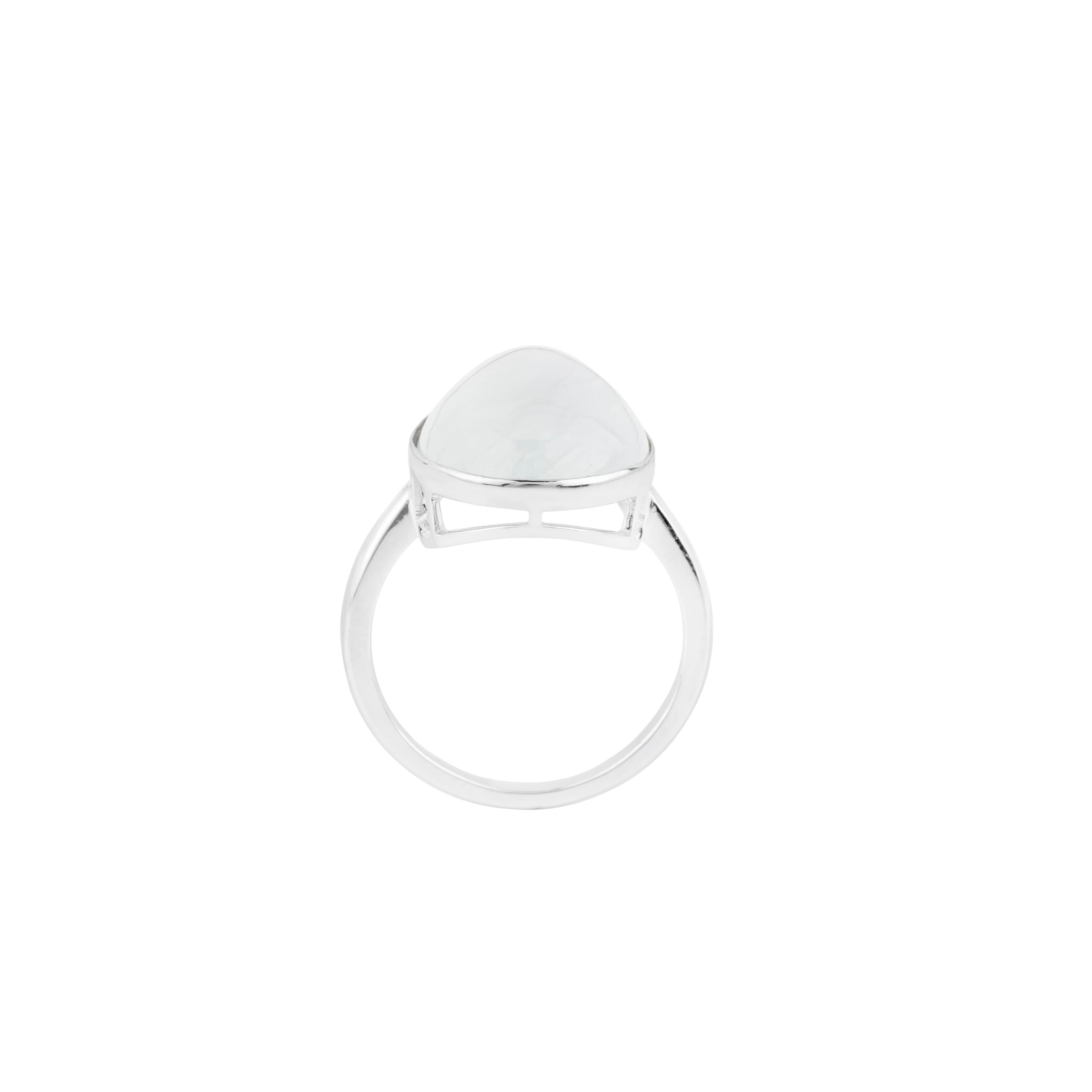 This 18 Karat Gold moonstone solitaire ring features a breathtaking 10.96-carat moonstone, expertly selected for its mesmerizing play of light and ethereal glow. The gemstone’s unique designs creates a captivating iridescence, shifting between soft