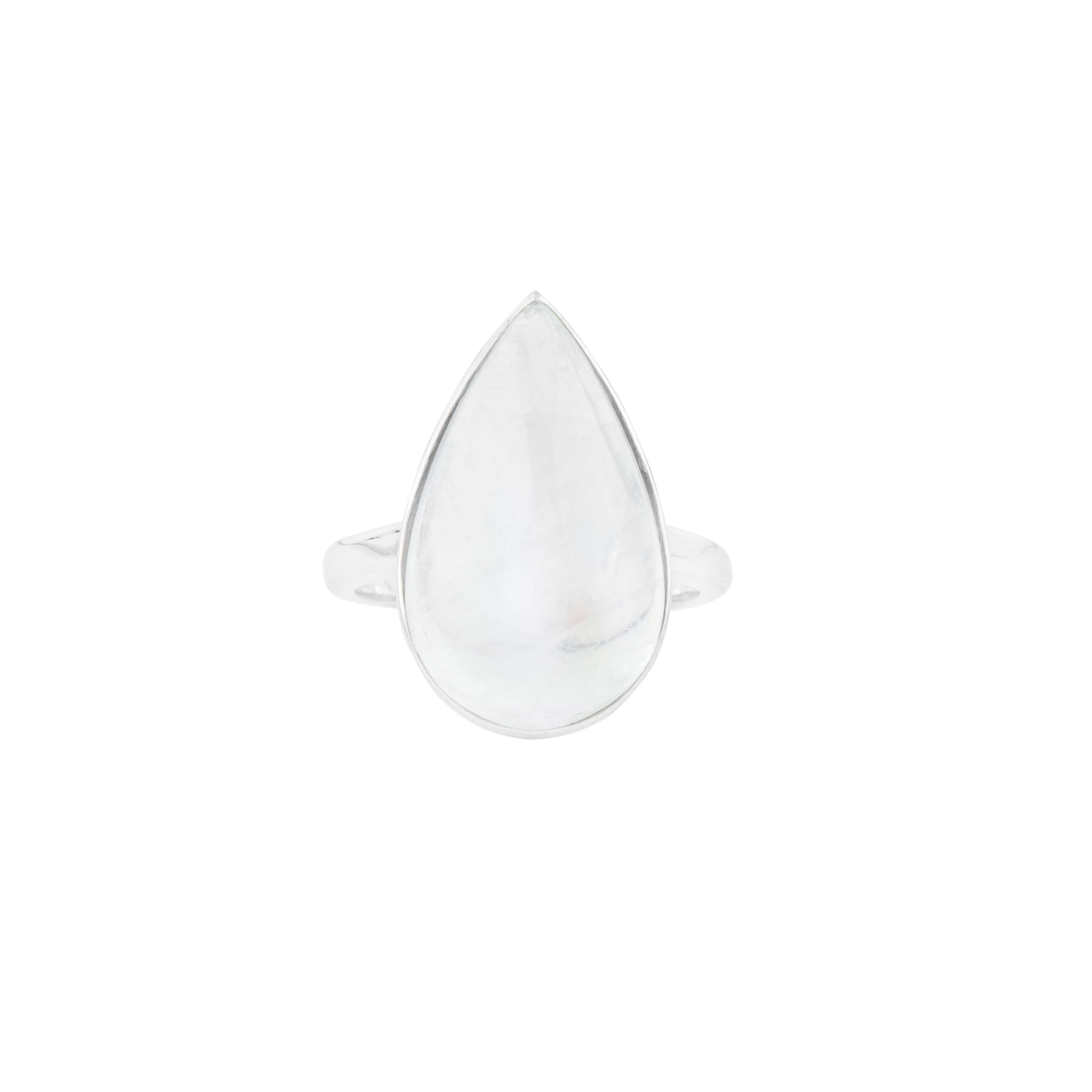 Brilliant Cut 18 Karat Gold 10.96 Carat Moon Stone Solitaire Ring For Sale