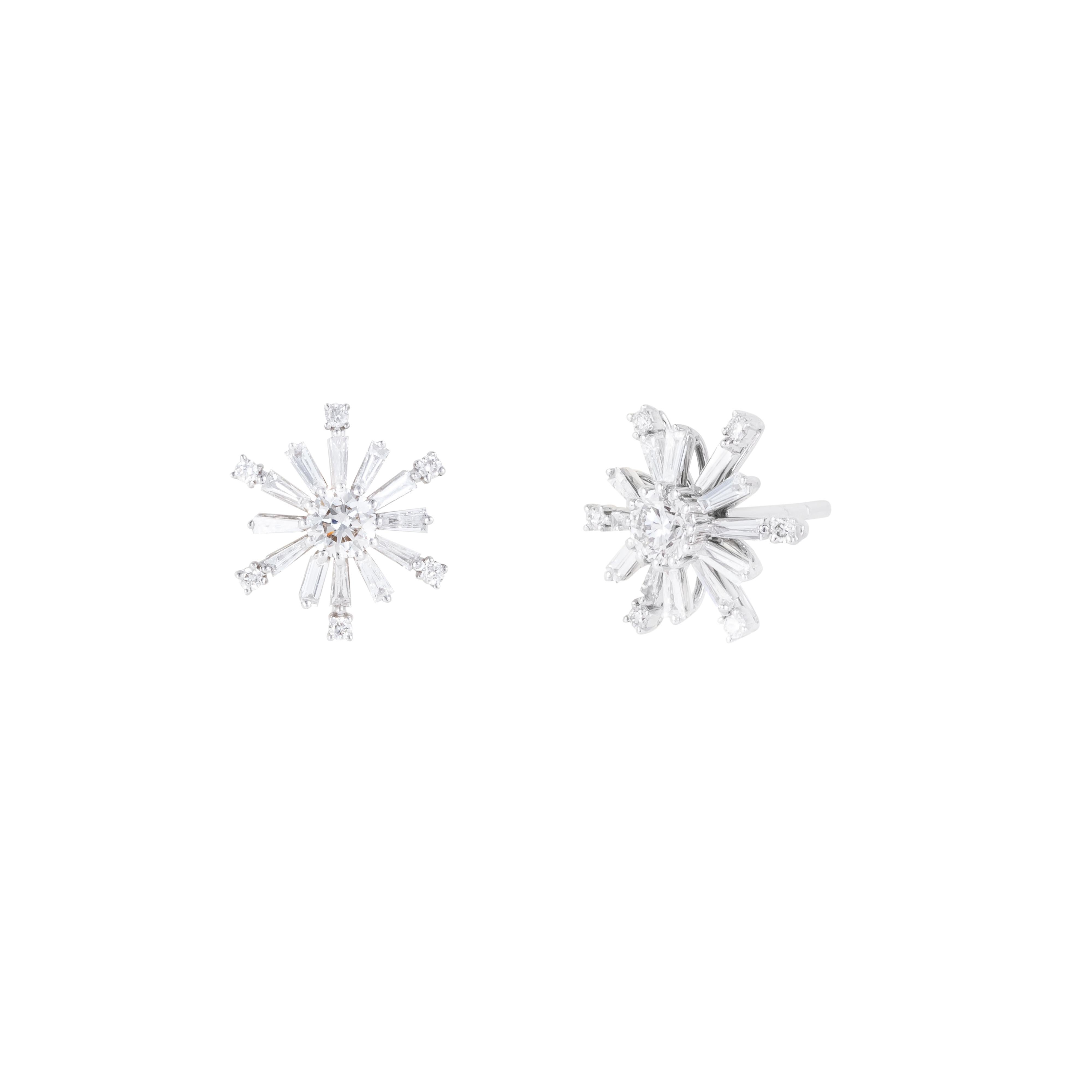 Pendientes de oro de 18 quilates con diamantes de 1,122 quilates Corte brillante en venta