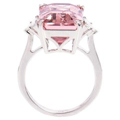 18 Karat Gold 11.41 Carat Pink Morganite and Diamond Solitaire Cocktail Ring