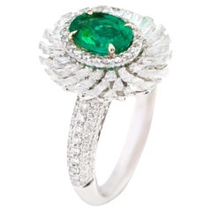 Bague en or 18 carats 1,15 carats émeraude naturelle et diamant en grappe