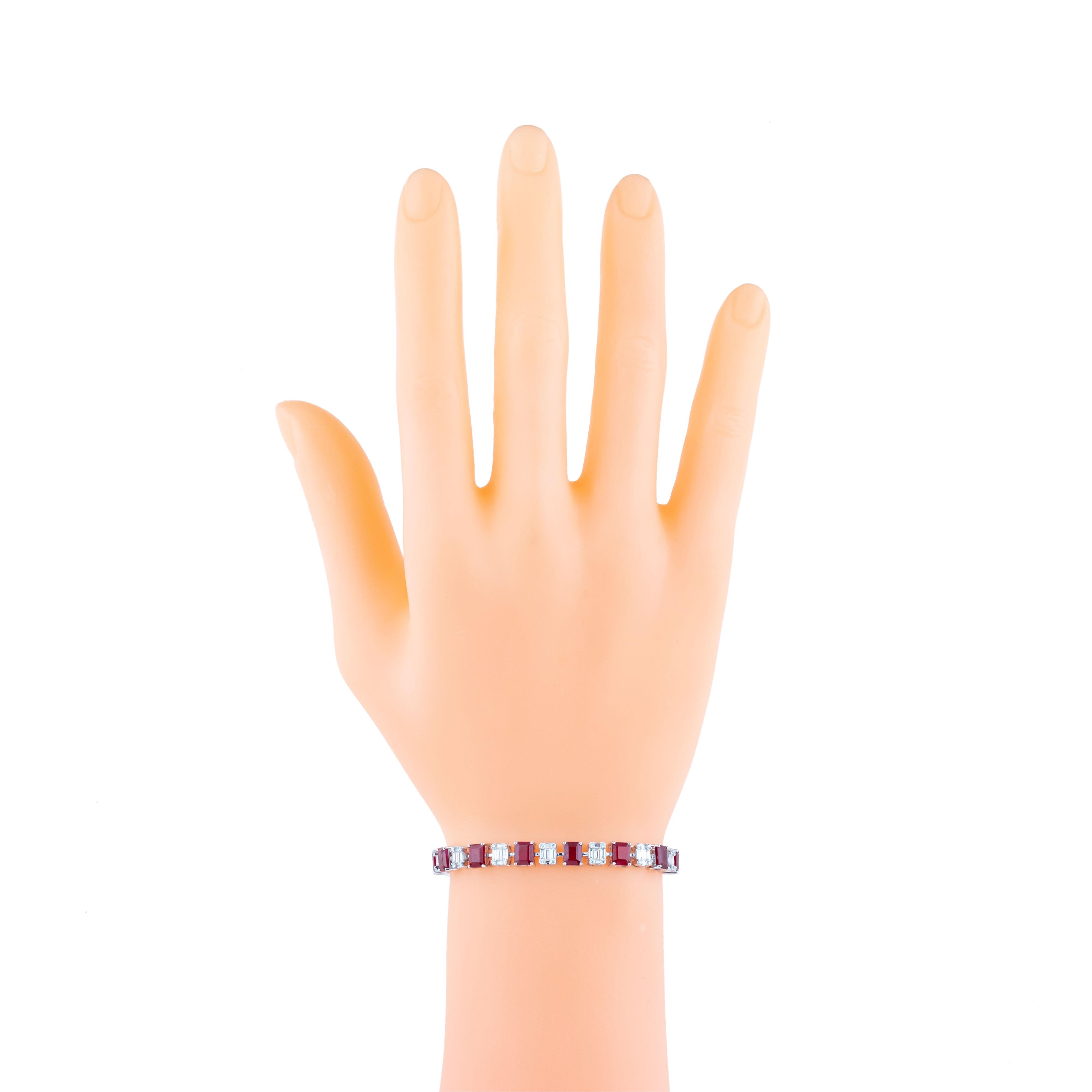 Bracelet tennis en or 18 carats avec rubis et diamants de 11,52 carats Neuf - En vente à Jaipur, IN