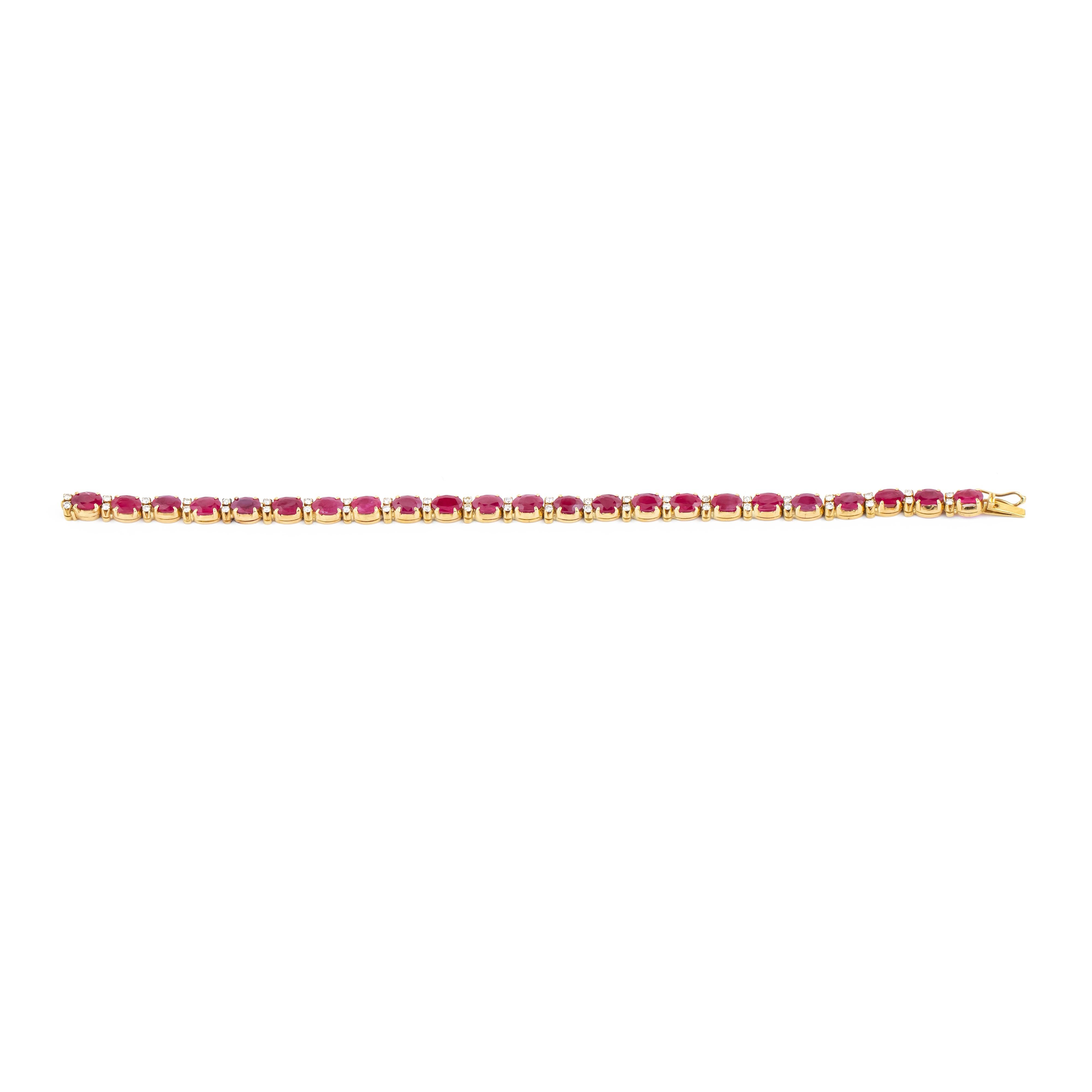 18 Karat Gold 11,6 Karat Rubin und Diamant-Tennisarmband (Brillantschliff) im Angebot
