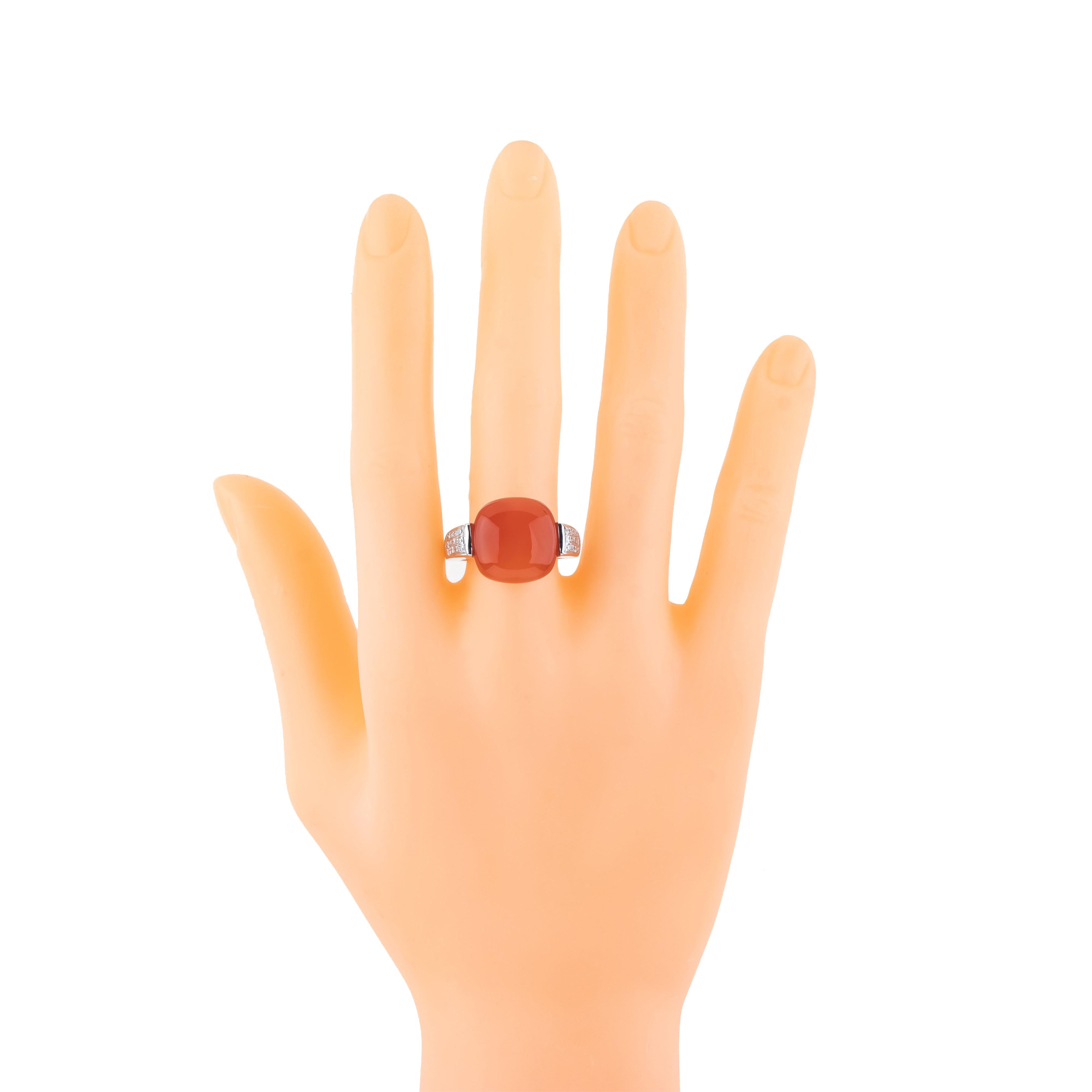 Anillo solitario de oro de 18 quilates con diamantes y calcedonia de 11,8 quilates en Nuevo estado para la venta en Jaipur, IN
