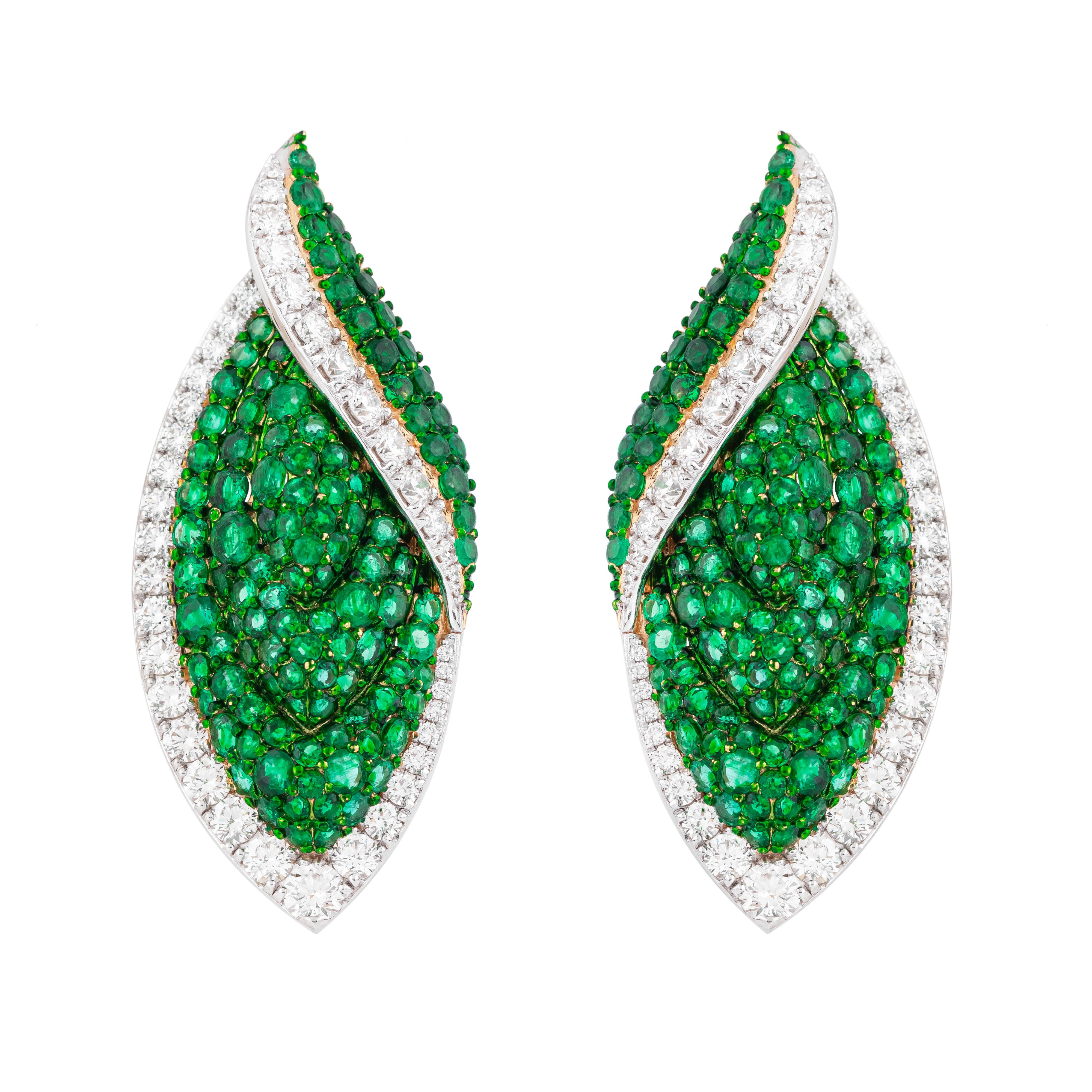 Women's 18 Karat Gold 12 Carat Emerald & Diamond Leaf Earrings in Modern Style For Sale