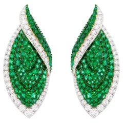 18 Karat Gold 12 Carat Emerald & Diamond Leaf Earrings in Modern Style