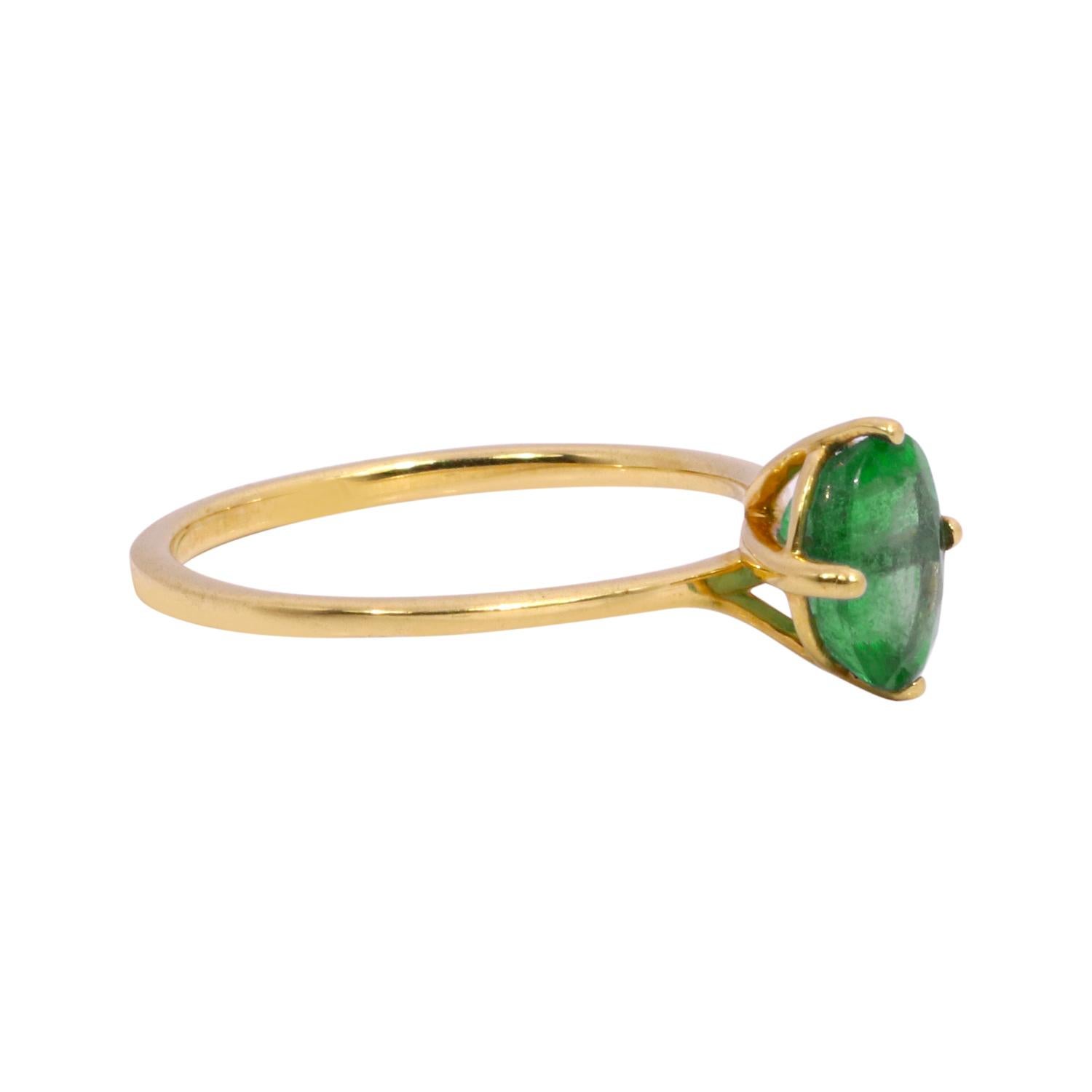 Modern 18 Karat Gold 1.25 Carat Natural Emerald Solitaire Ring in Four-Prong Setting For Sale