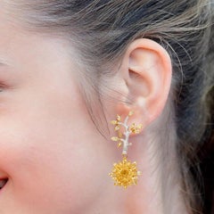 18 Karat Gold 12.86 Carat Yellow and White Diamond Two-Way Dangle & Stud Earring