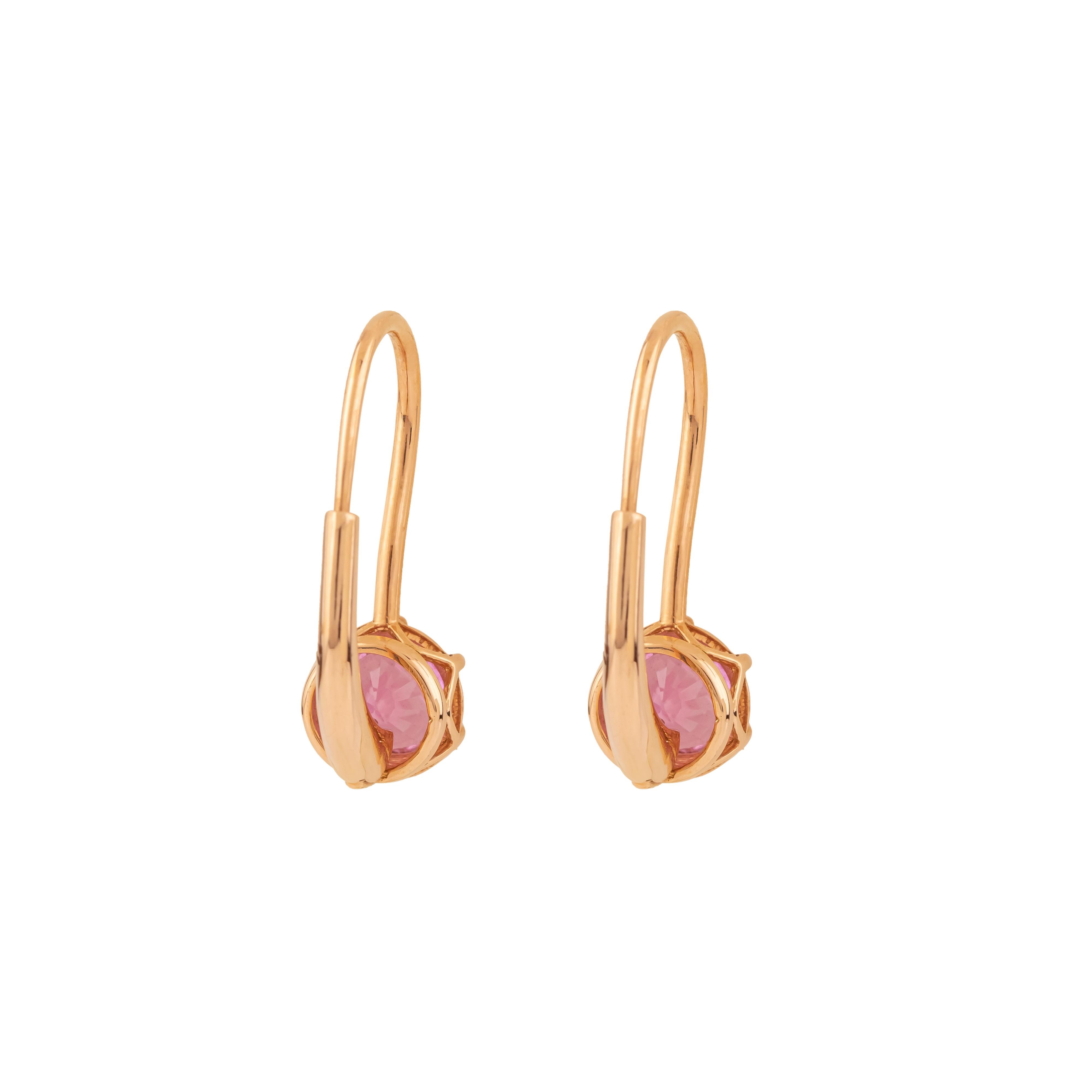 Orecchini a cerchio in oro 18 carati da 1,3 carati con zaffiro rosa In condizioni Nuovo in vendita a Jaipur, IN