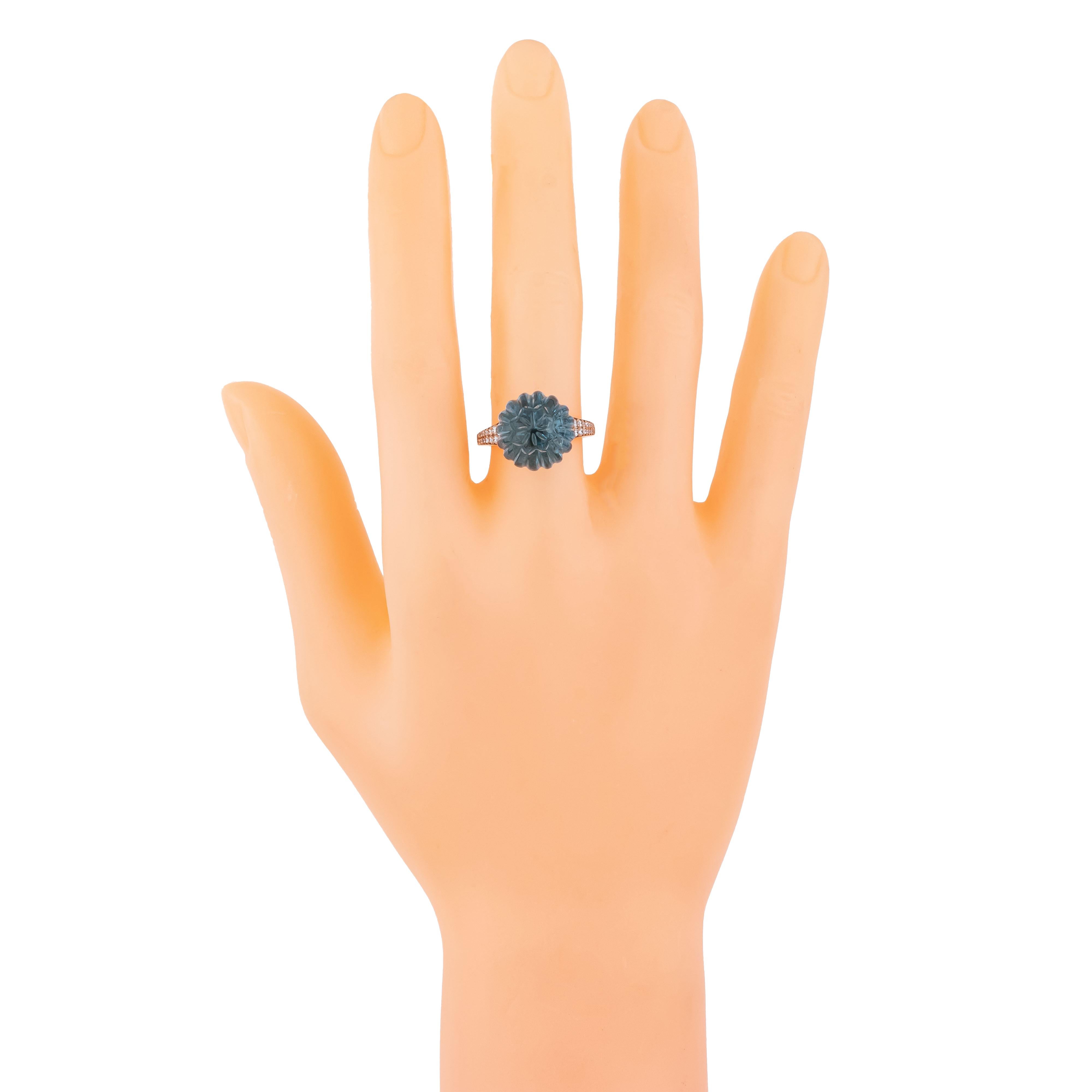 Brilliant Cut 18 Karat Gold 13.03 Carat Diamond and Aquamarine Fashion Ring For Sale