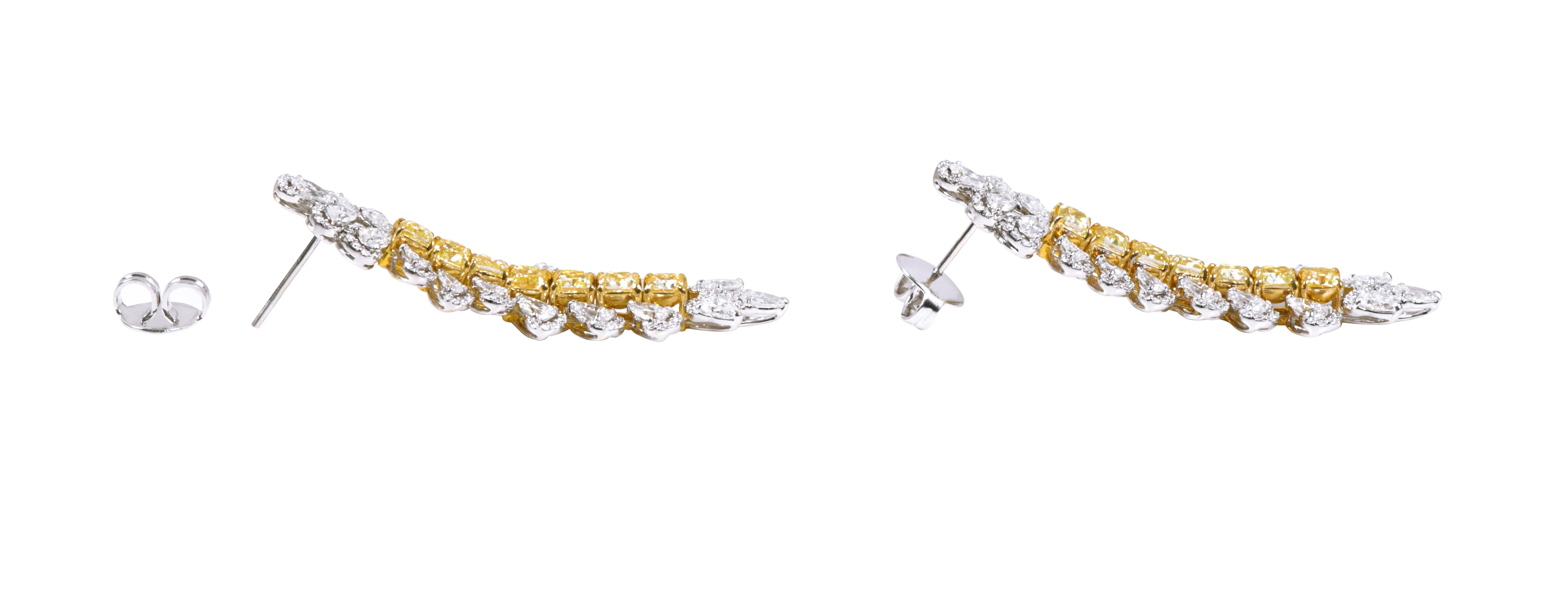 18 Karat Gold 13.31 Carat Yellow and White Diamond Solitaires Cocktail Earrings For Sale 1