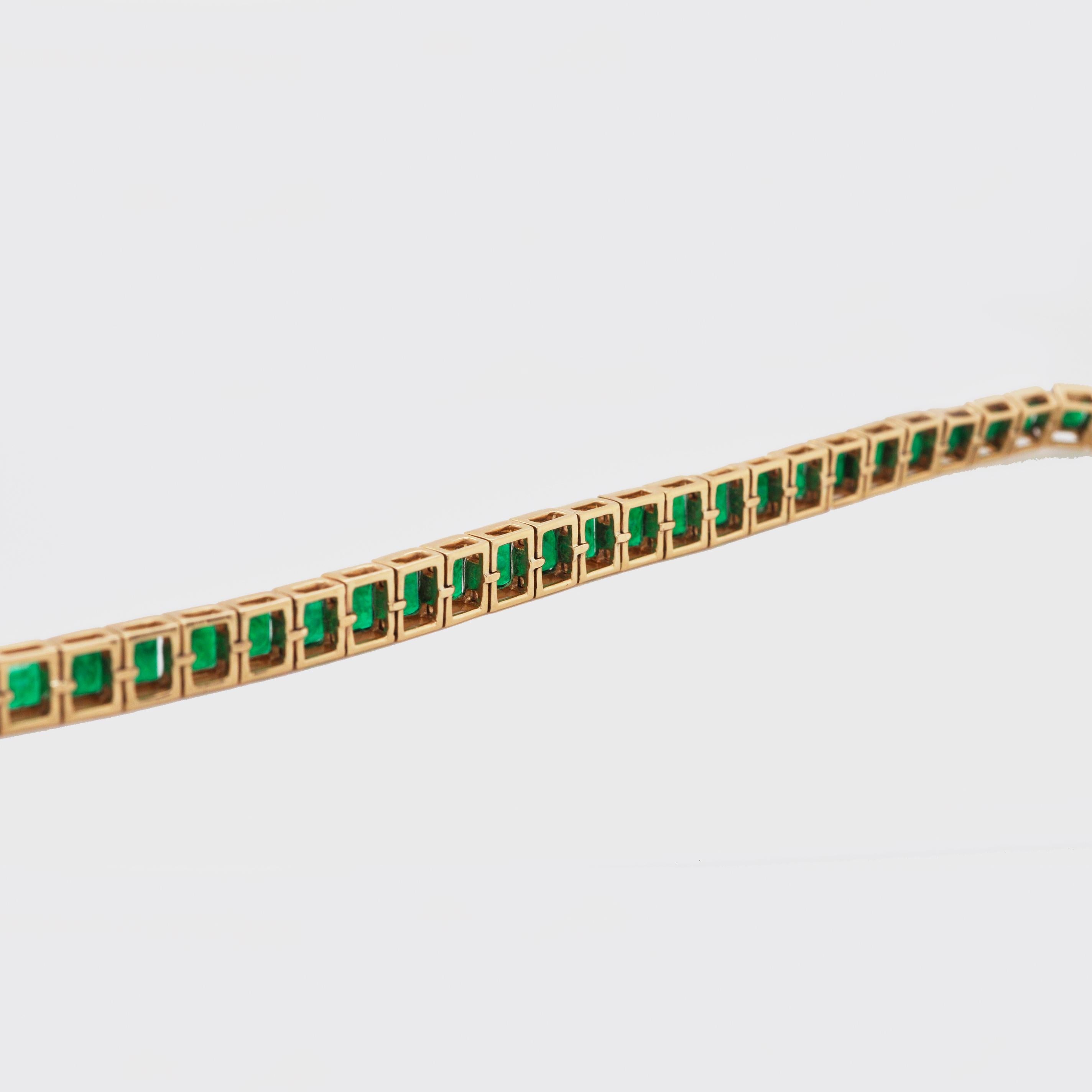 18 Karat Gold 13.85 Carat Square Emerald Tennis Line Bracelet 1