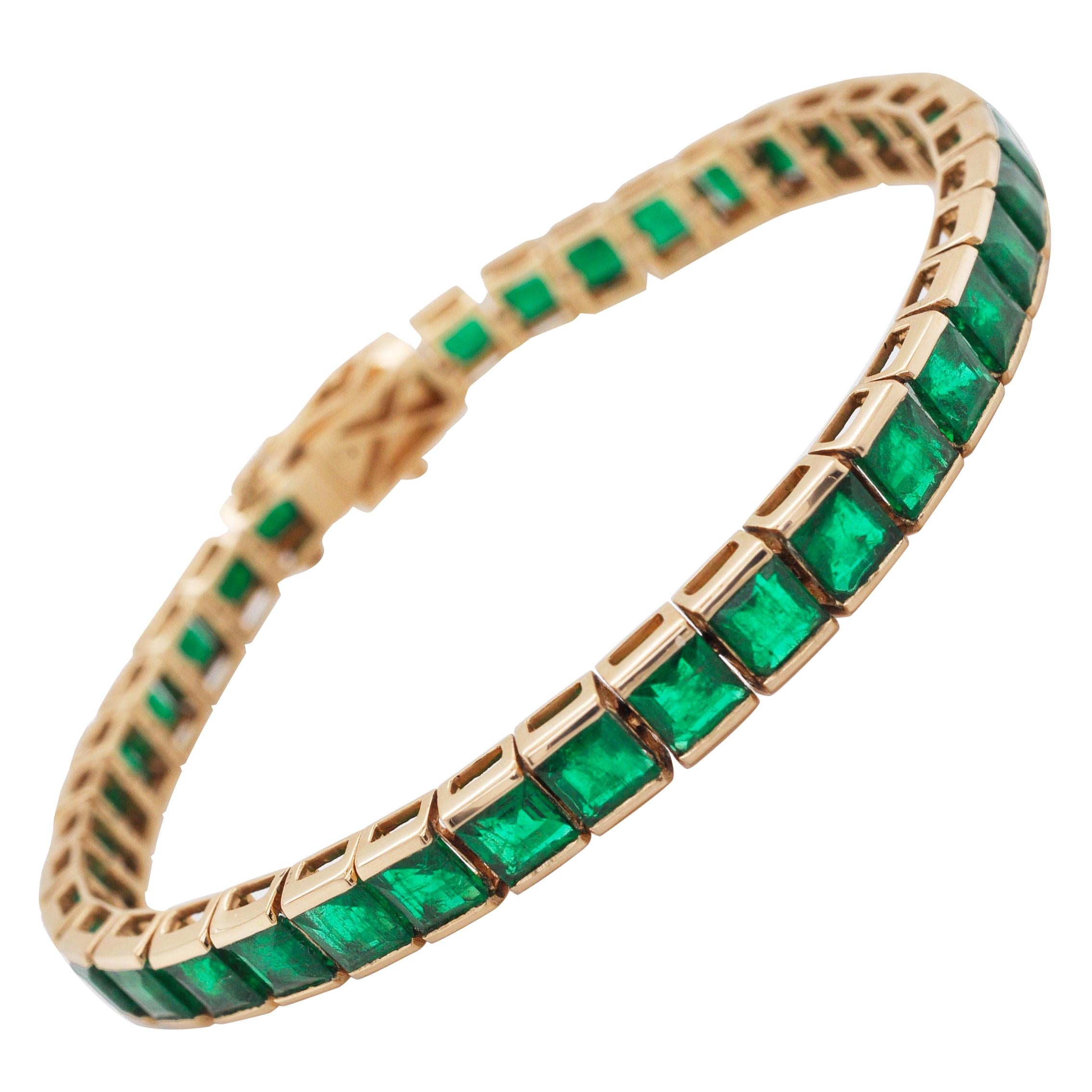 18 Karat Gold 13.85 Carat Square Emerald Tennis Line Bracelet