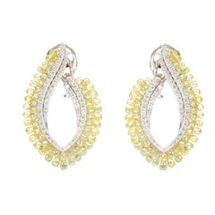 18 Karat Gold 14.12 Carat Briolette and Brilliant-Cut Diamond Modified Hoops