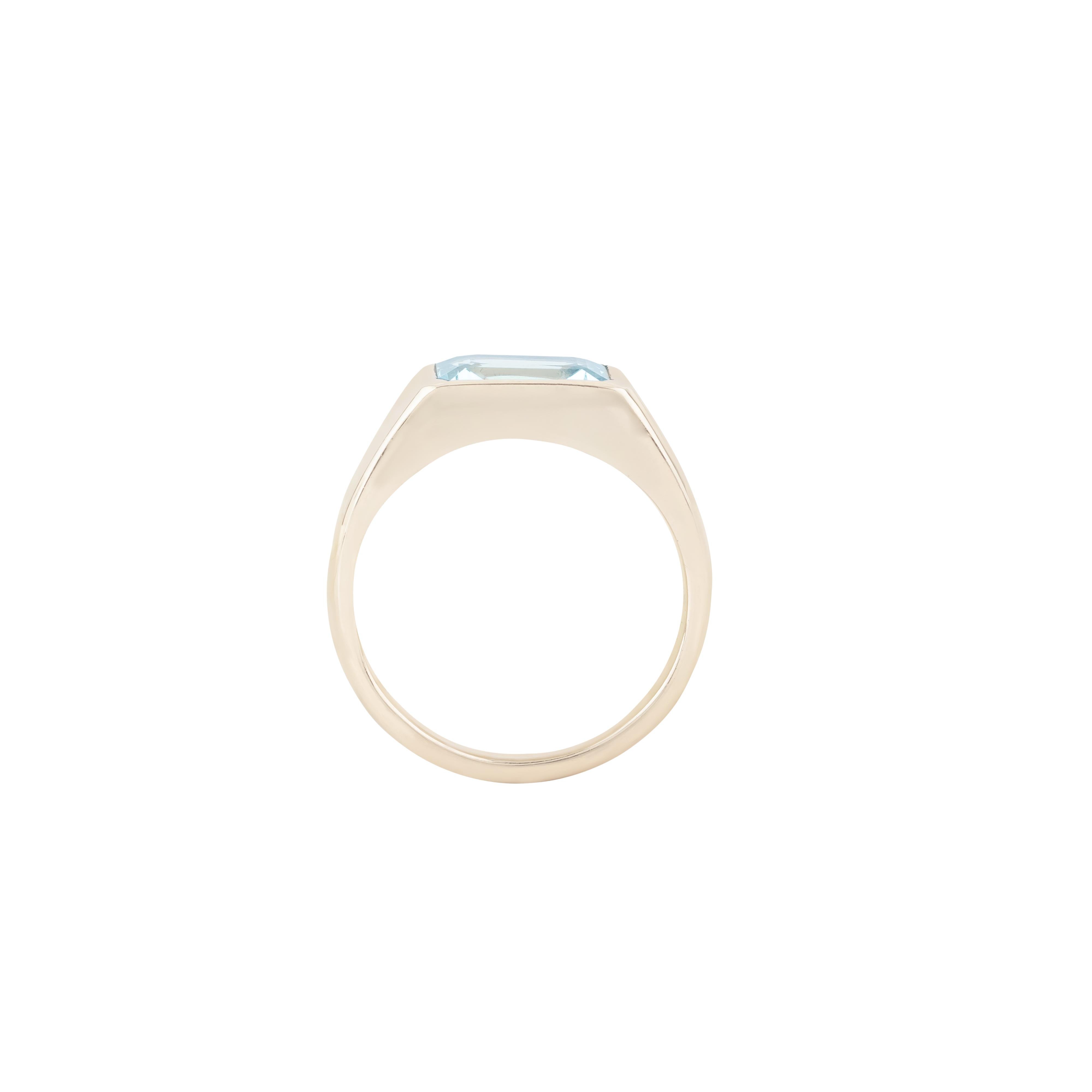 Brilliant Cut 18 Karat Gold 1.45 Carat Aquamarine Cocktail Ring For Sale