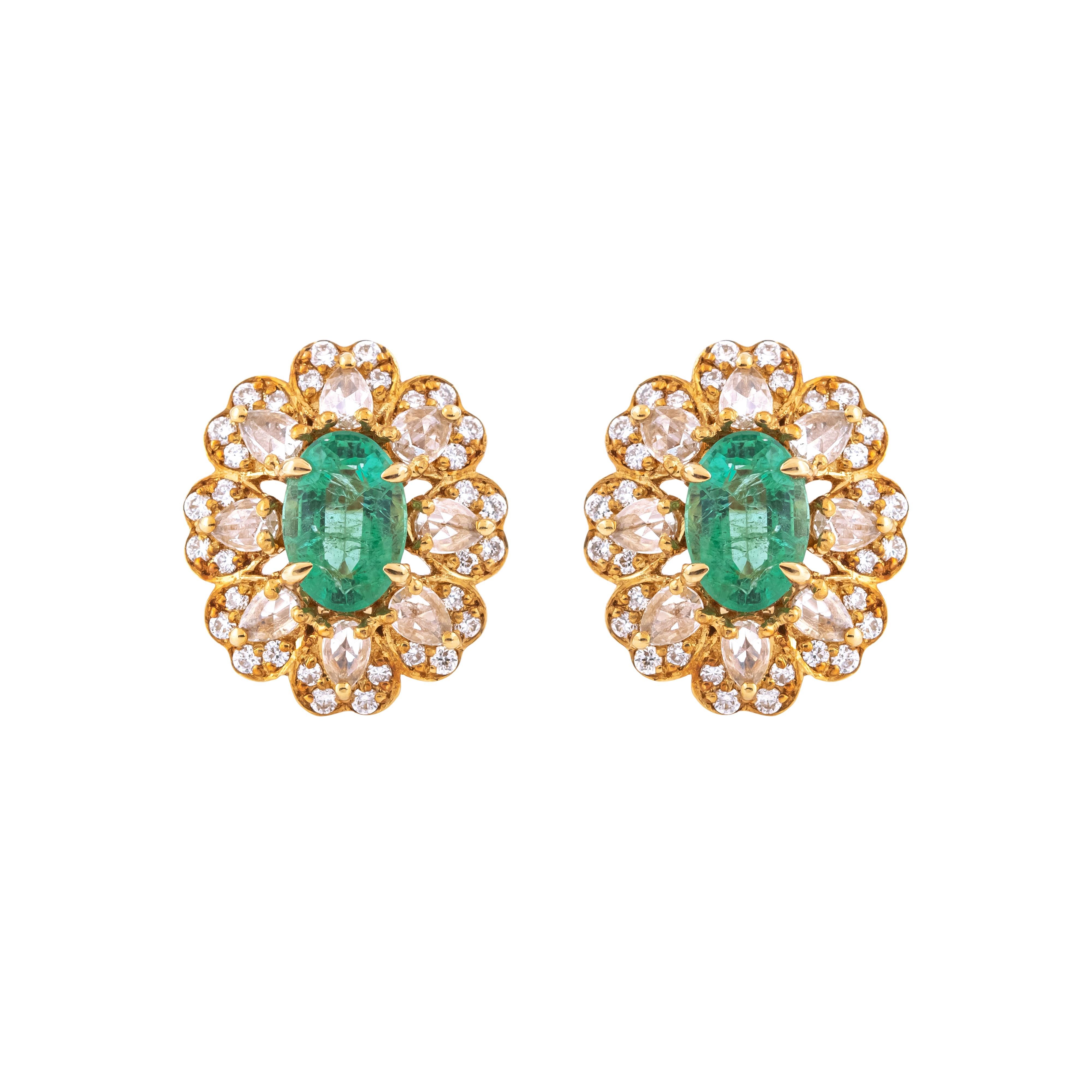 Women's 18 Karat Gold 1.49 Carat Diamond & Emerald Flower Stud Earrings For Sale