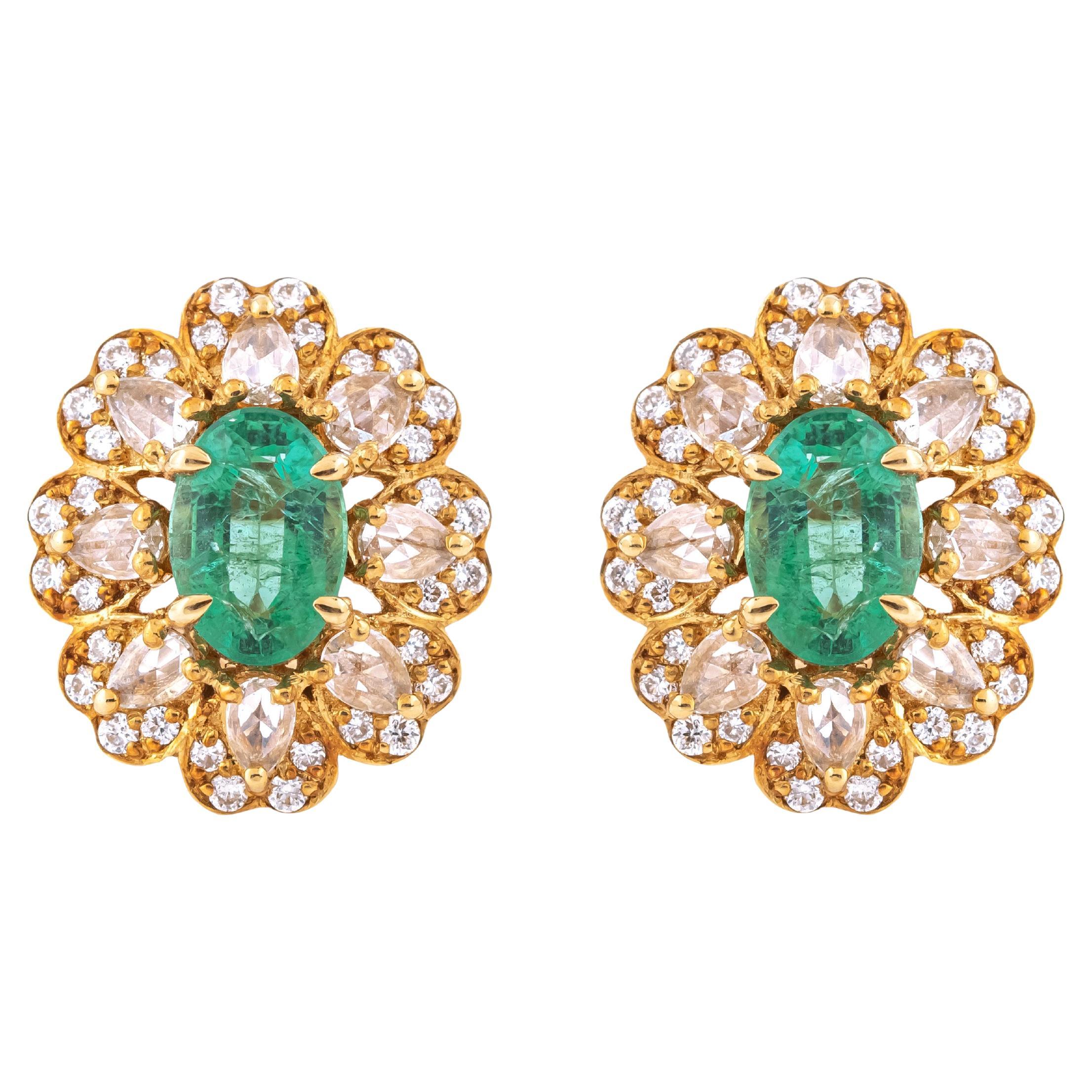 18 Karat Gold 1.49 Carat Diamond & Emerald Flower Stud Earrings For Sale