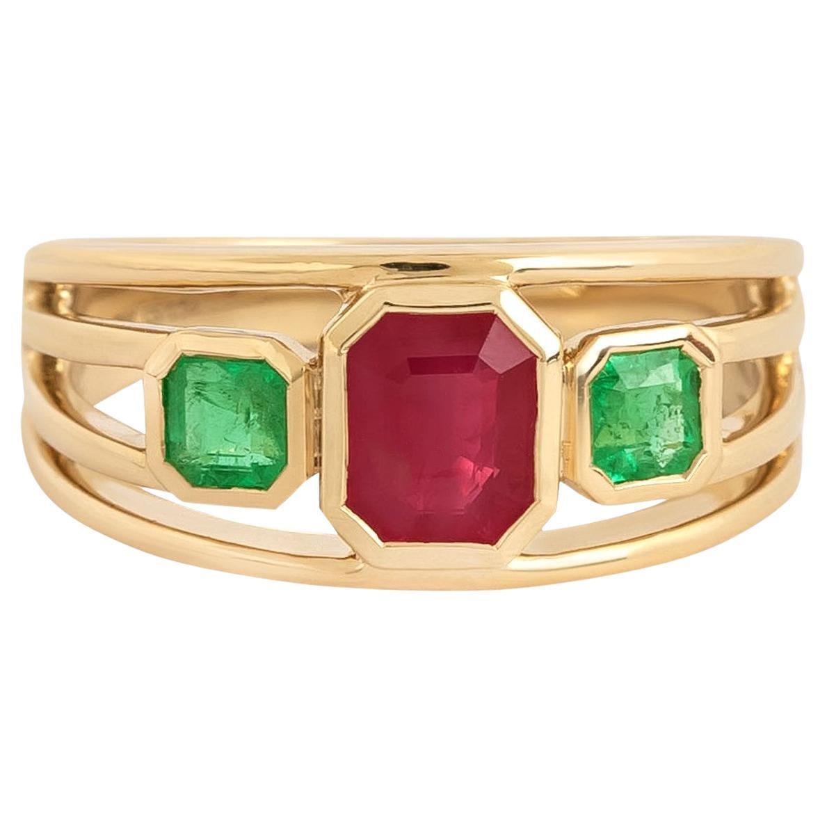 18 Karat Gold 1.51 Carat Emerald and Ruby "Three Stone" Ring  For Sale