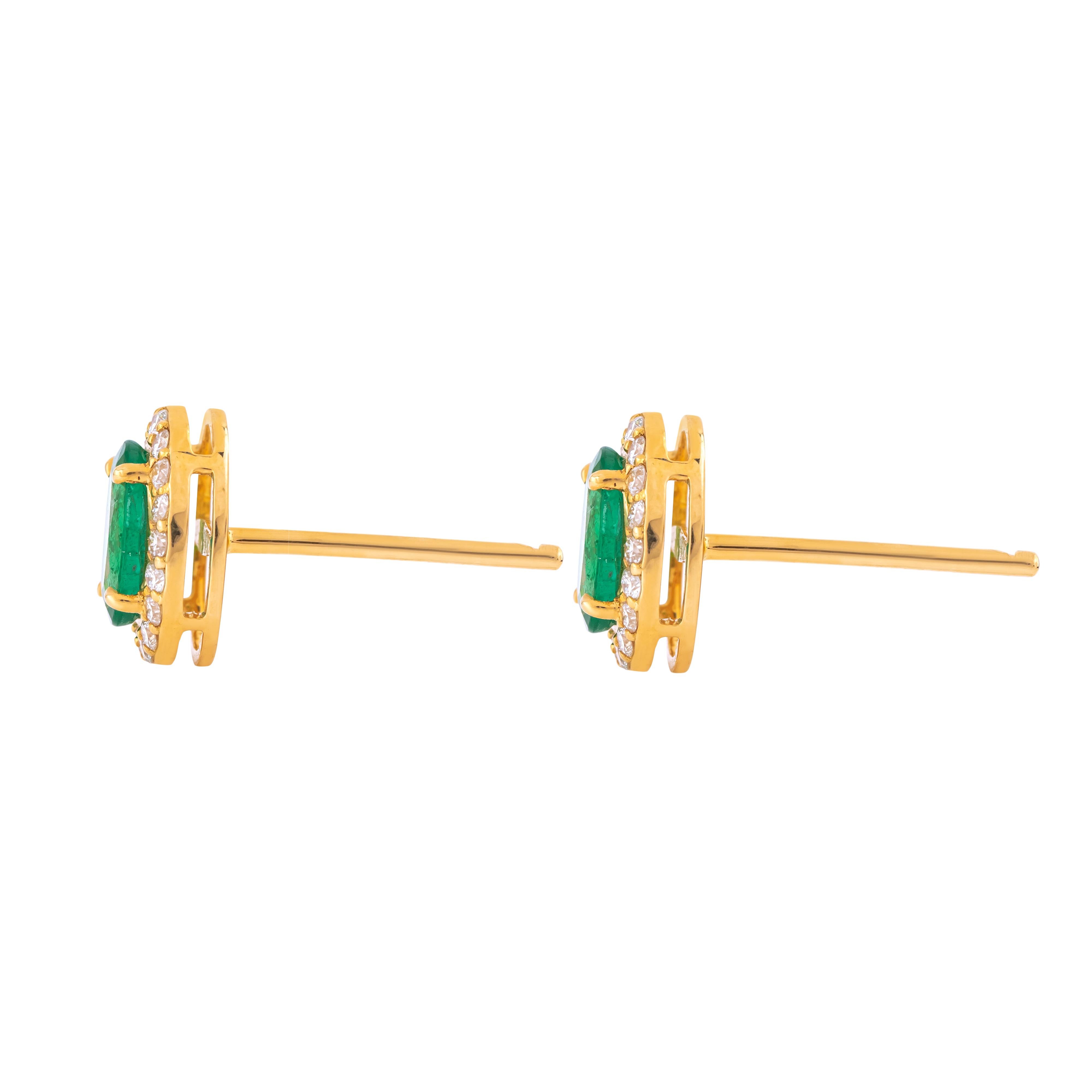 Oval Cut 18 Karat Gold 1.51 Carat Emerald & Diamond Stud Earrings For Sale